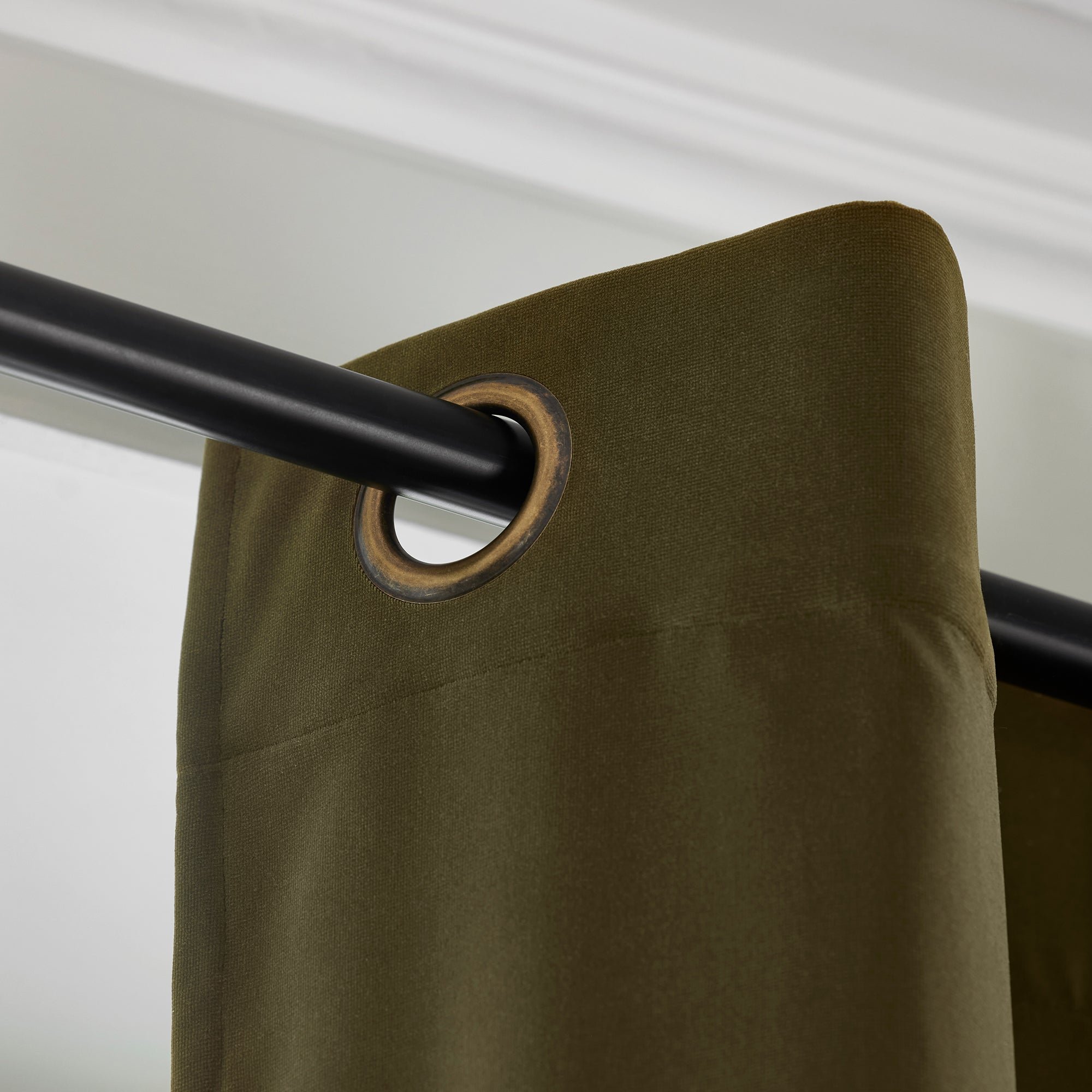 Curtain with gilt eyelets MADURA Green