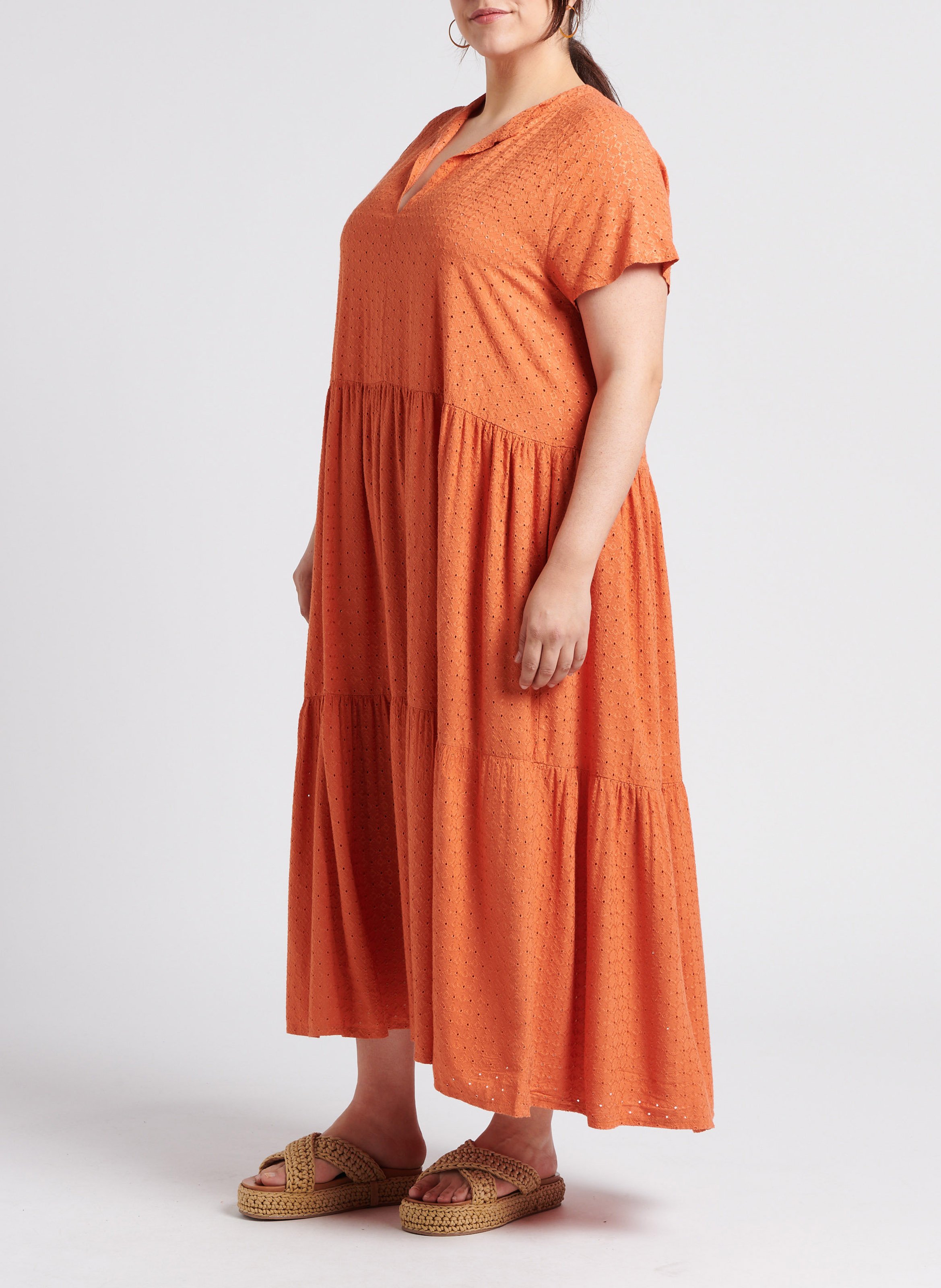 Lange jurk van visoce met borduursel MAT FASHION Oranje