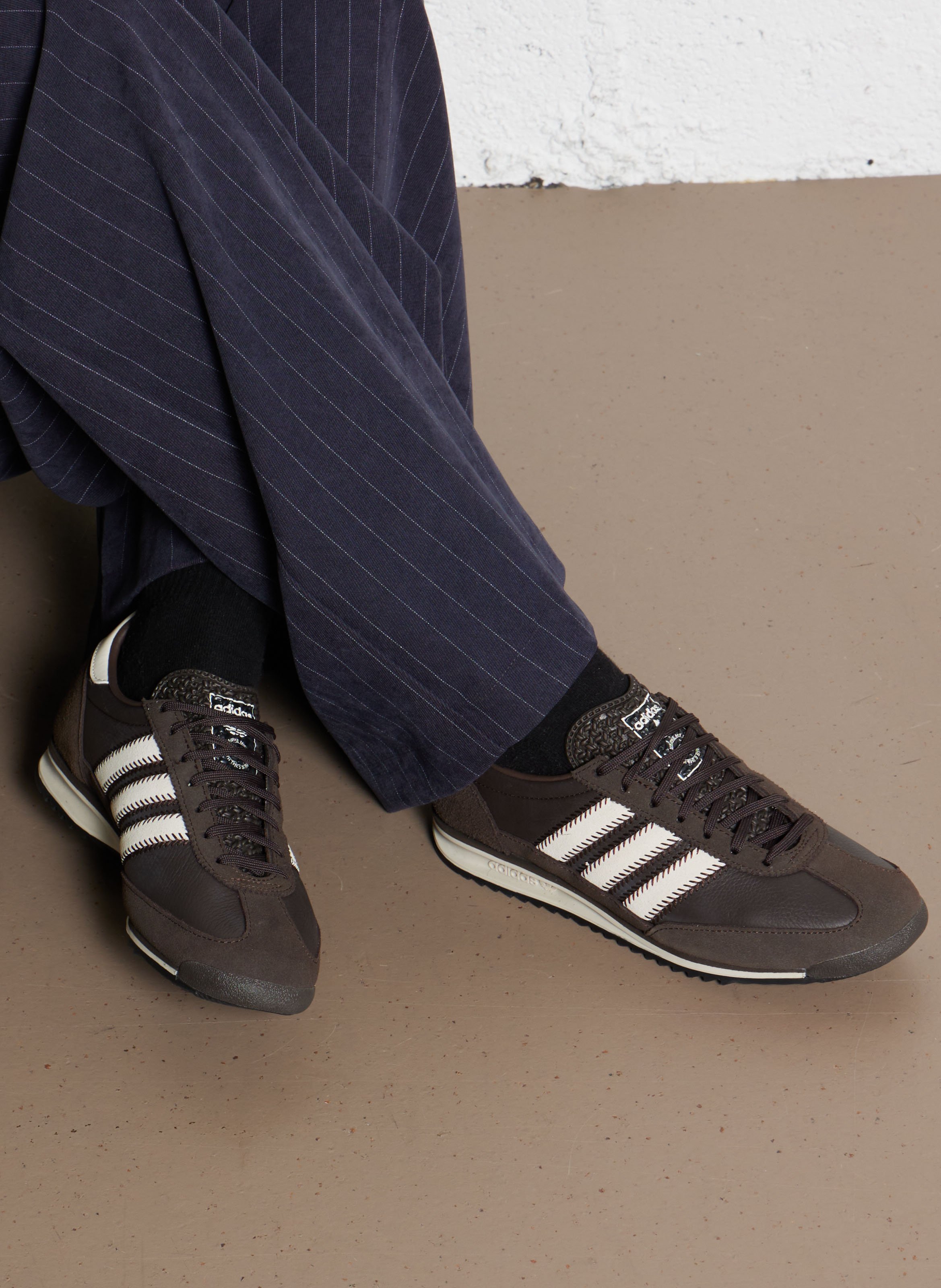 Baskets basses à lacets en cuir  ADIDAS Marron