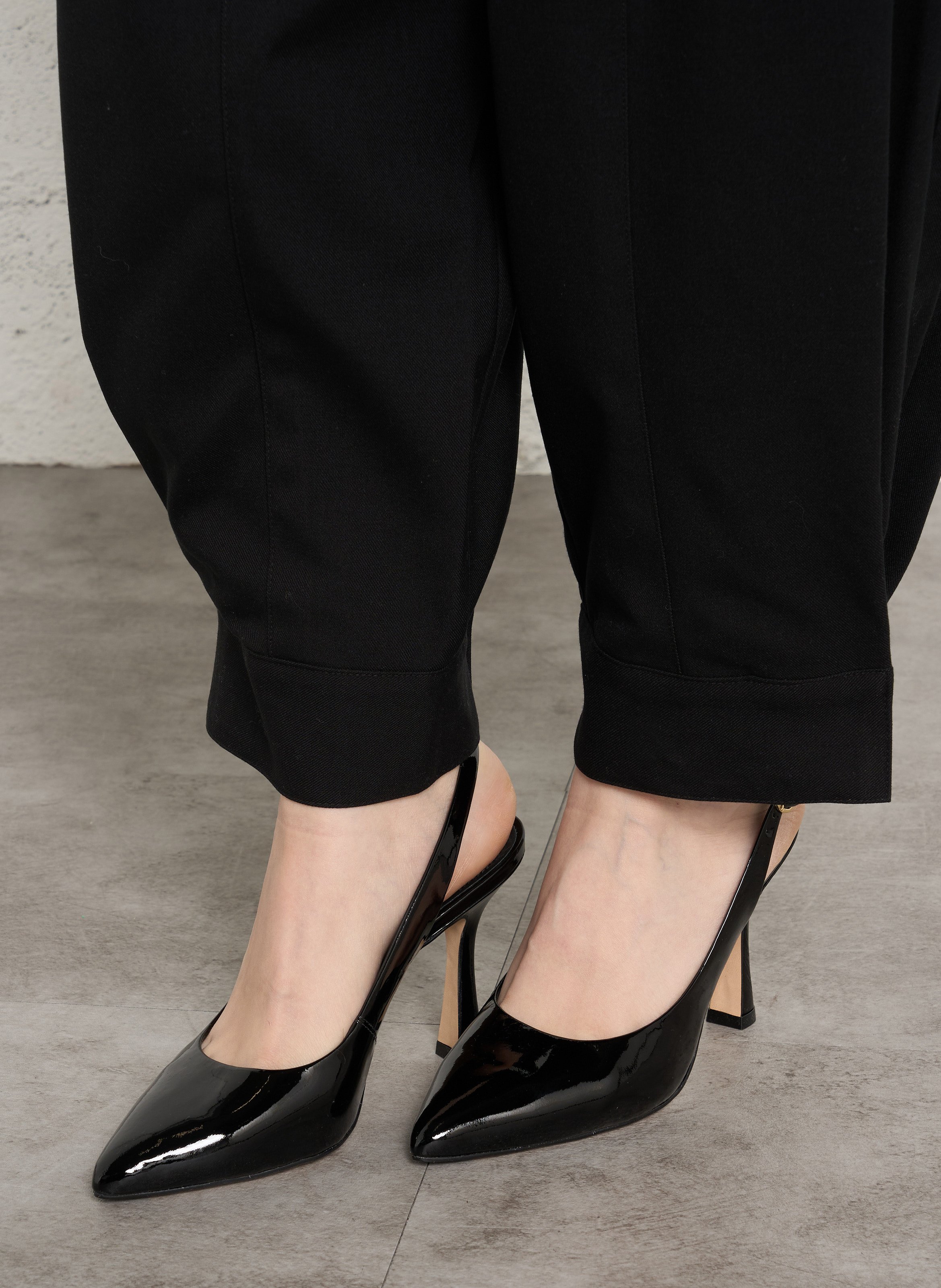 Patent leather strap pumps COSMOPARIS Black