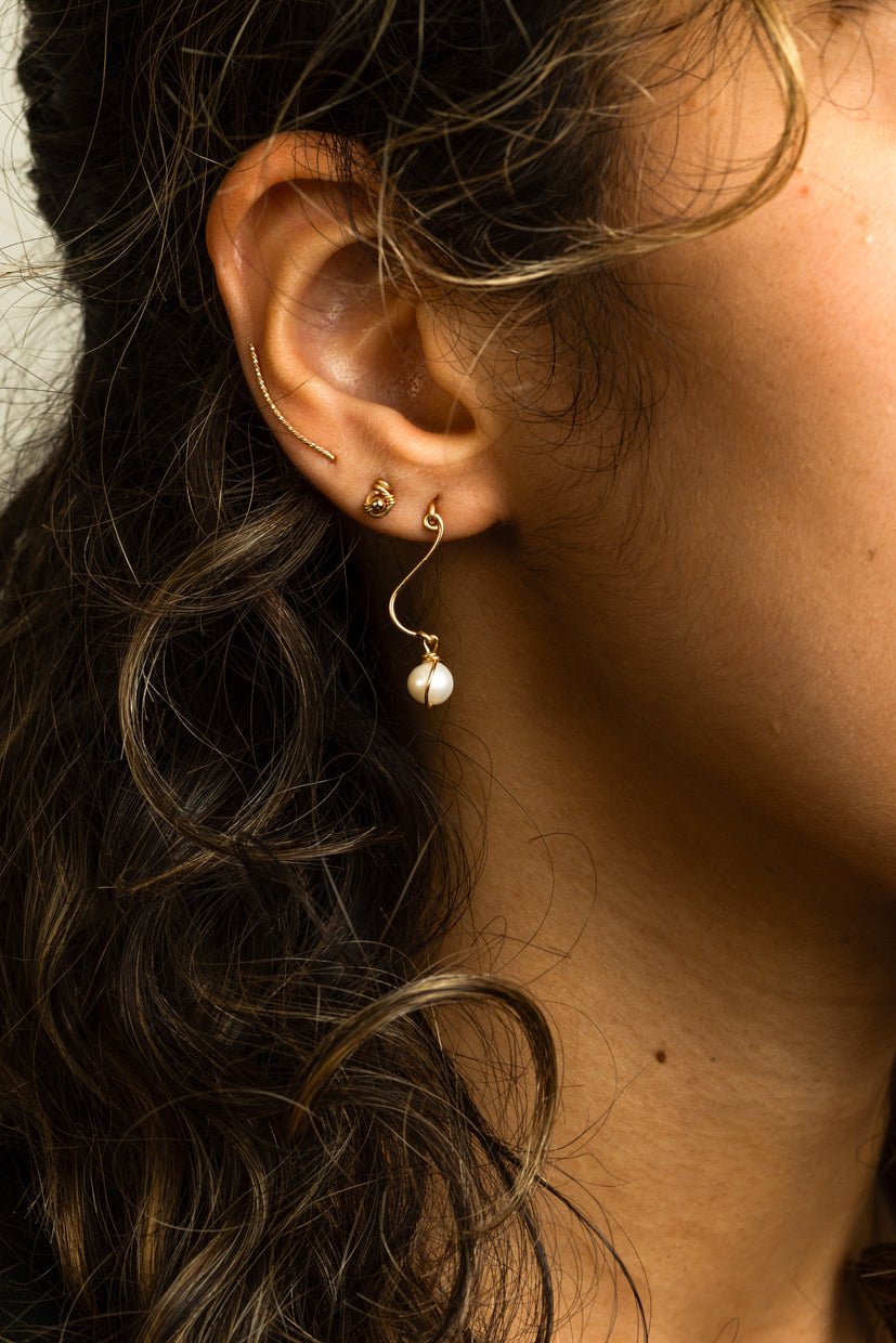 Small pineapple studs YAY Golden