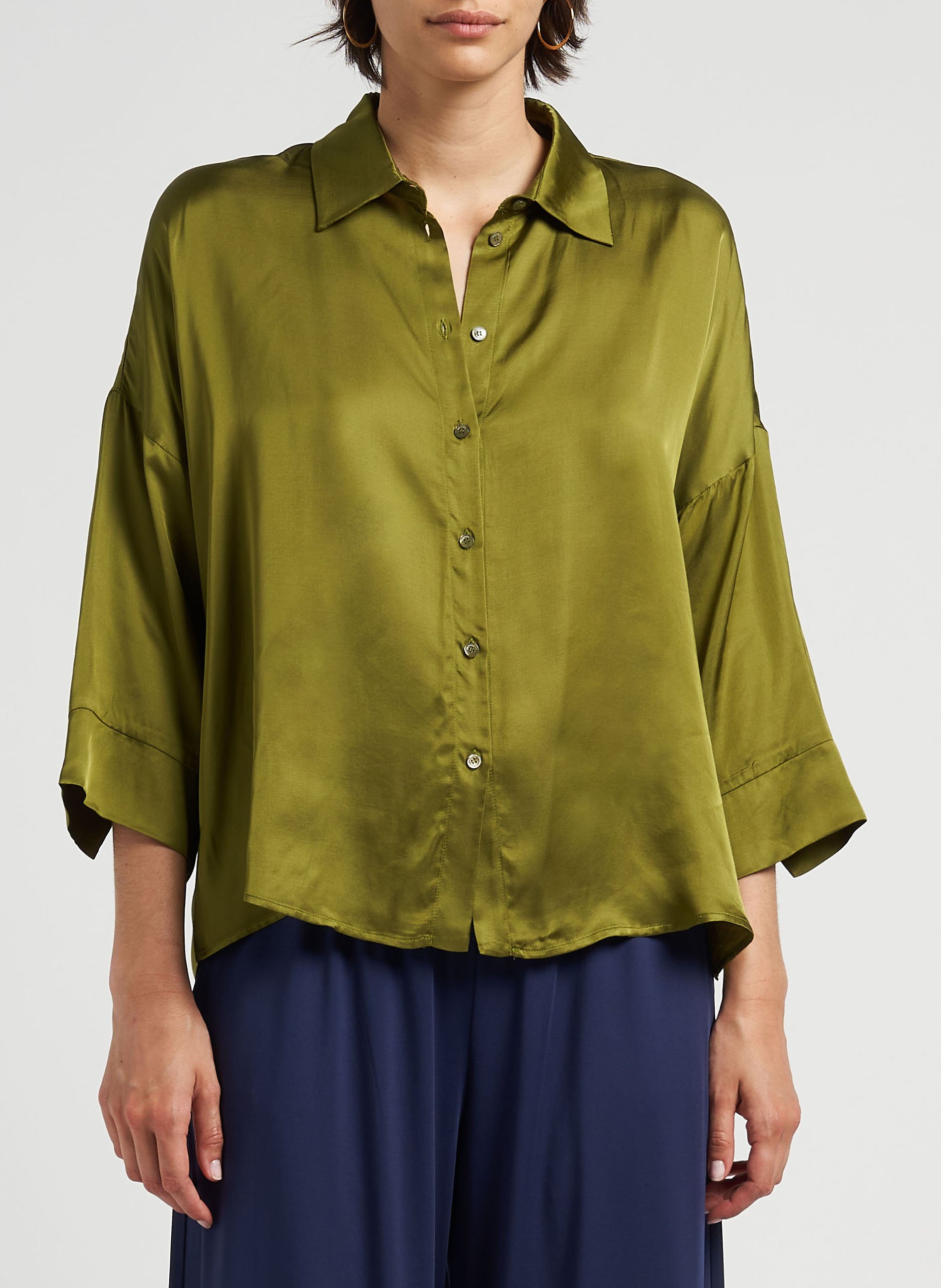 Weite, fließende Satinbluse mit klassischem Kragen MAX&Co. Grun