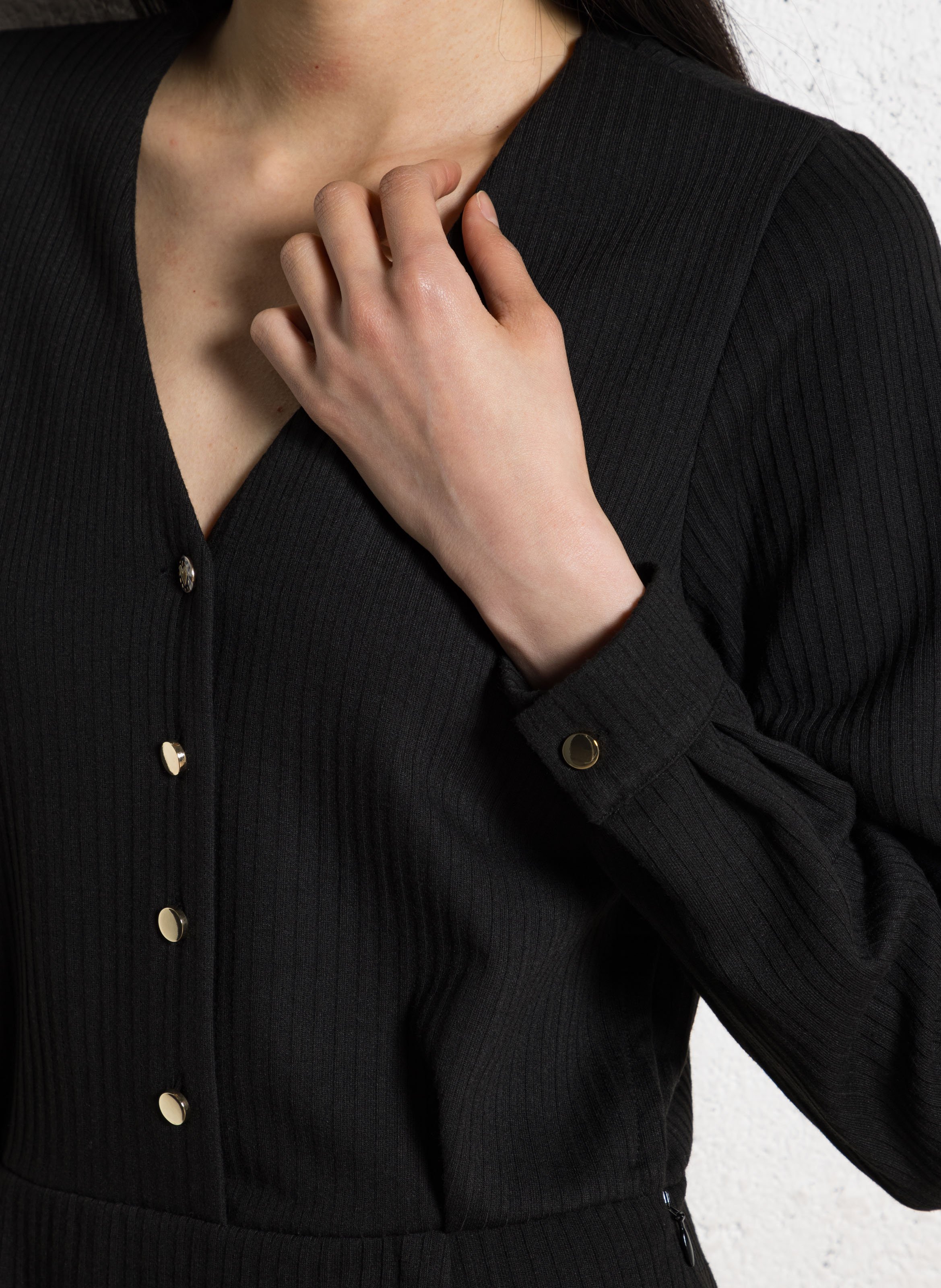 Korte jurk met V-hals I CODE Black