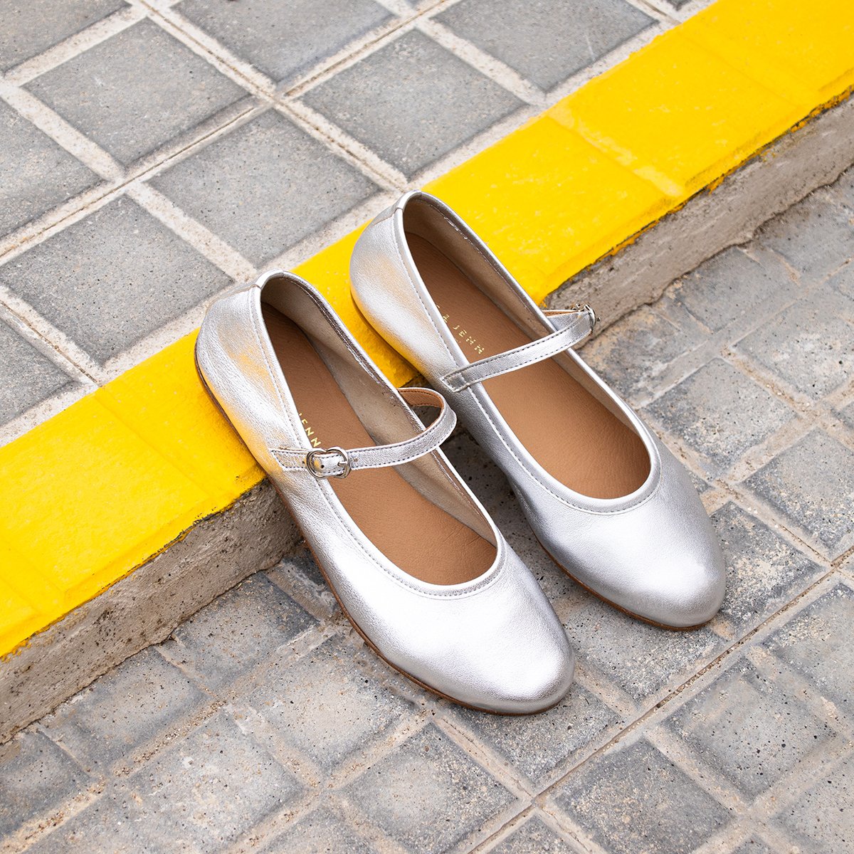 Metallic leather baby shoes JULES & JENN Silver