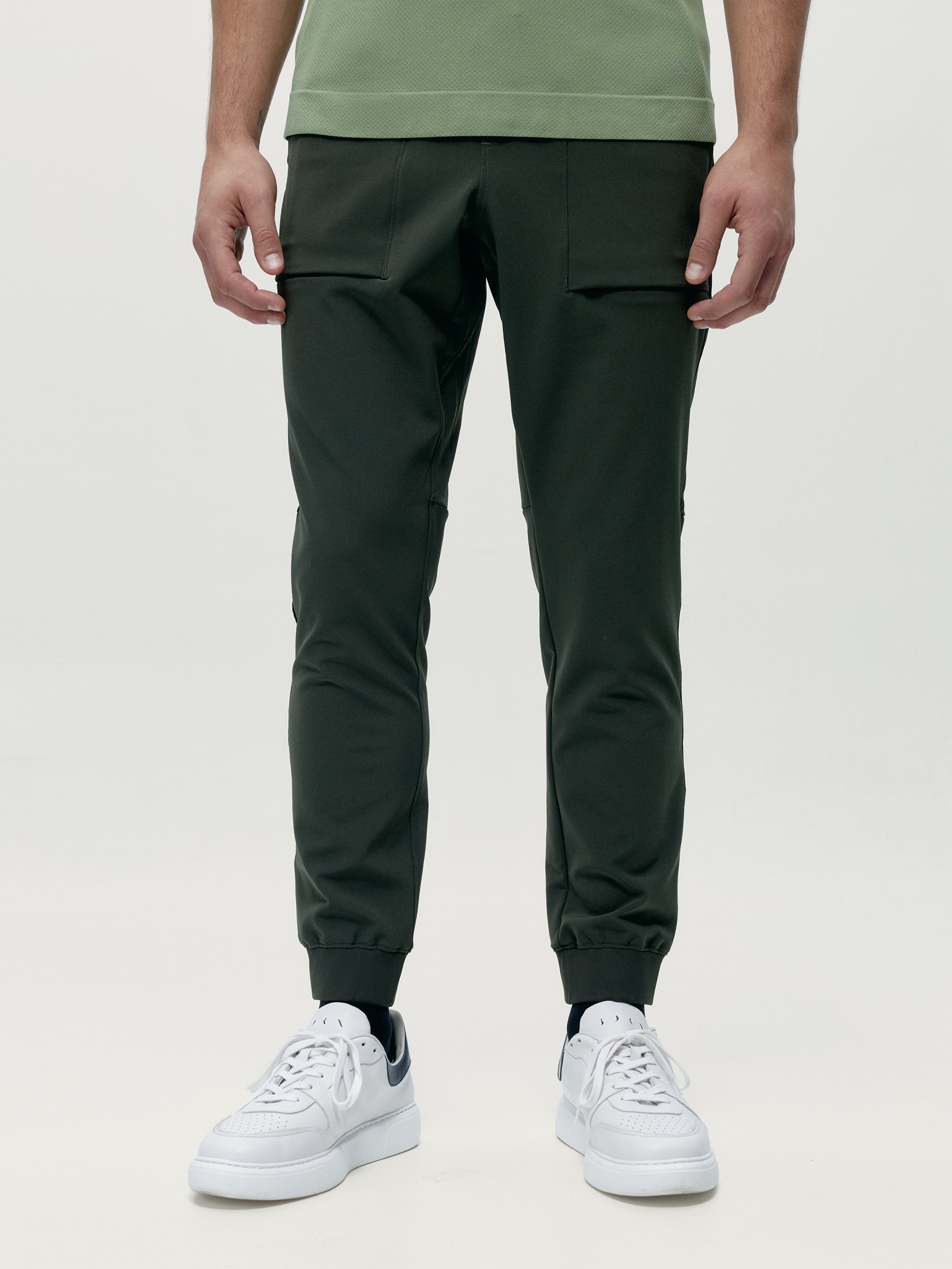 Performance athleisure sports pants BORN LIVING YOGA Green