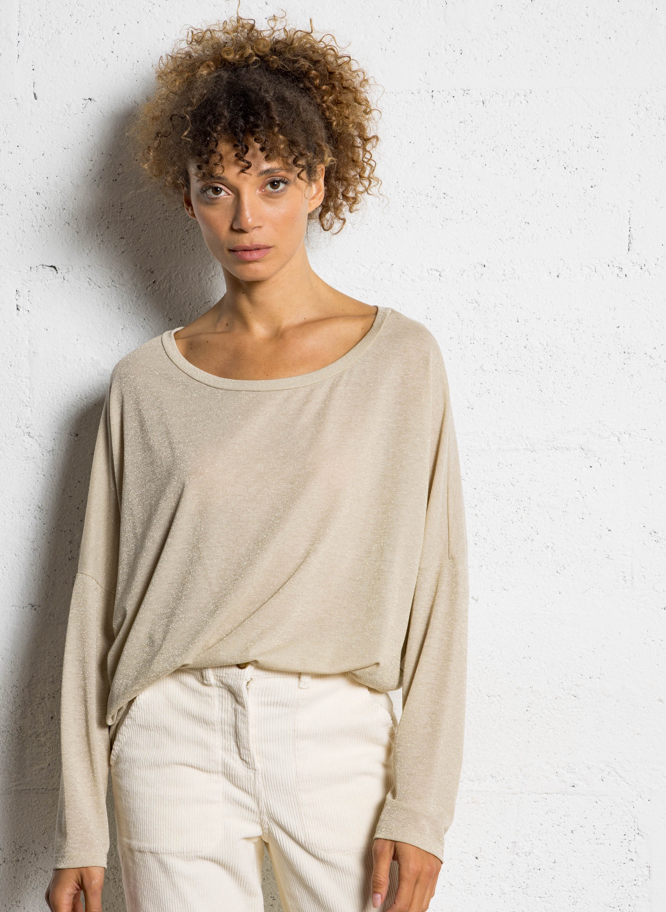 Wijde top met boothals PLEASE Beige