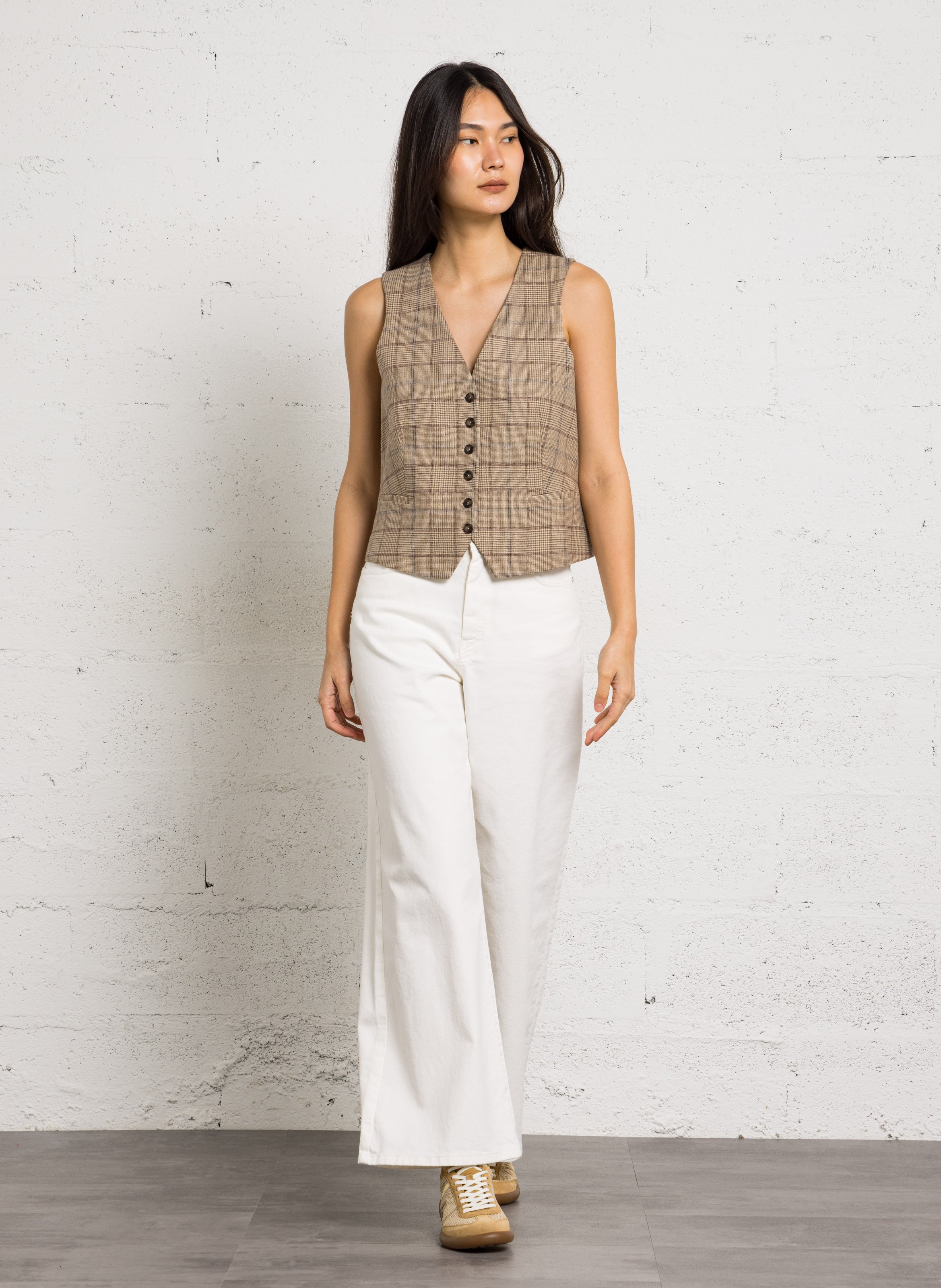 Karierte taillierte Weste mit Knöpfen MAISON 123 Beige