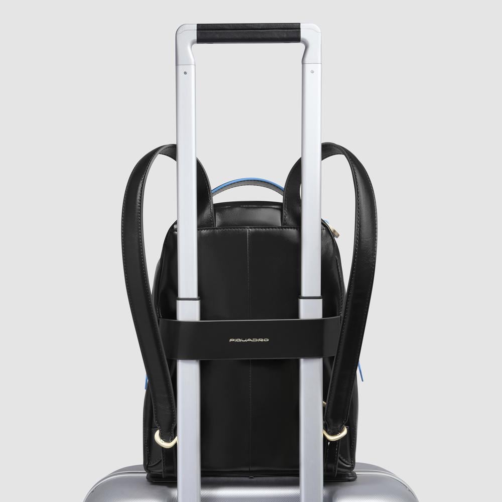 Petite size, sac à dos pour femmes PIQUADRO Black