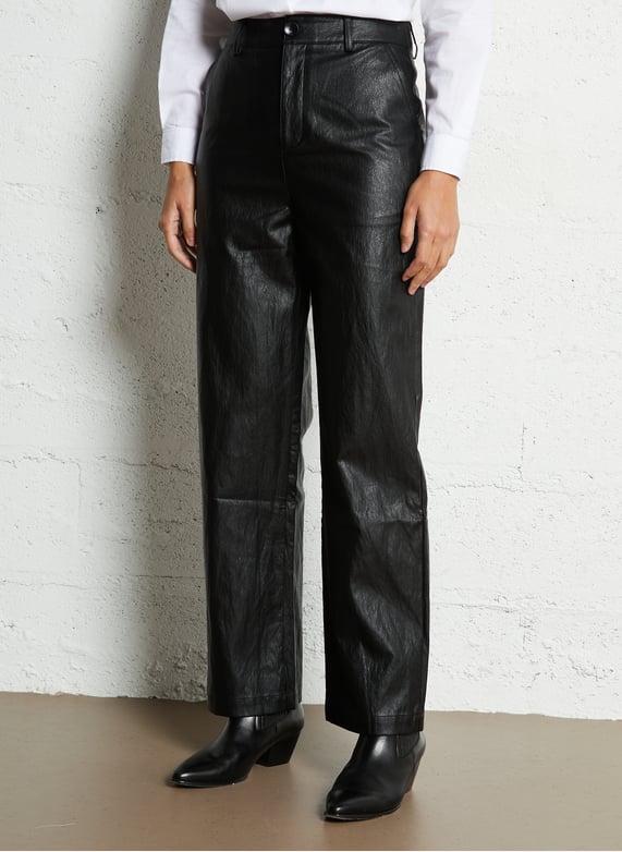 Pantalon droit effet cuir | Noir by THE KORNER Pantalon droit effet cuir Noir