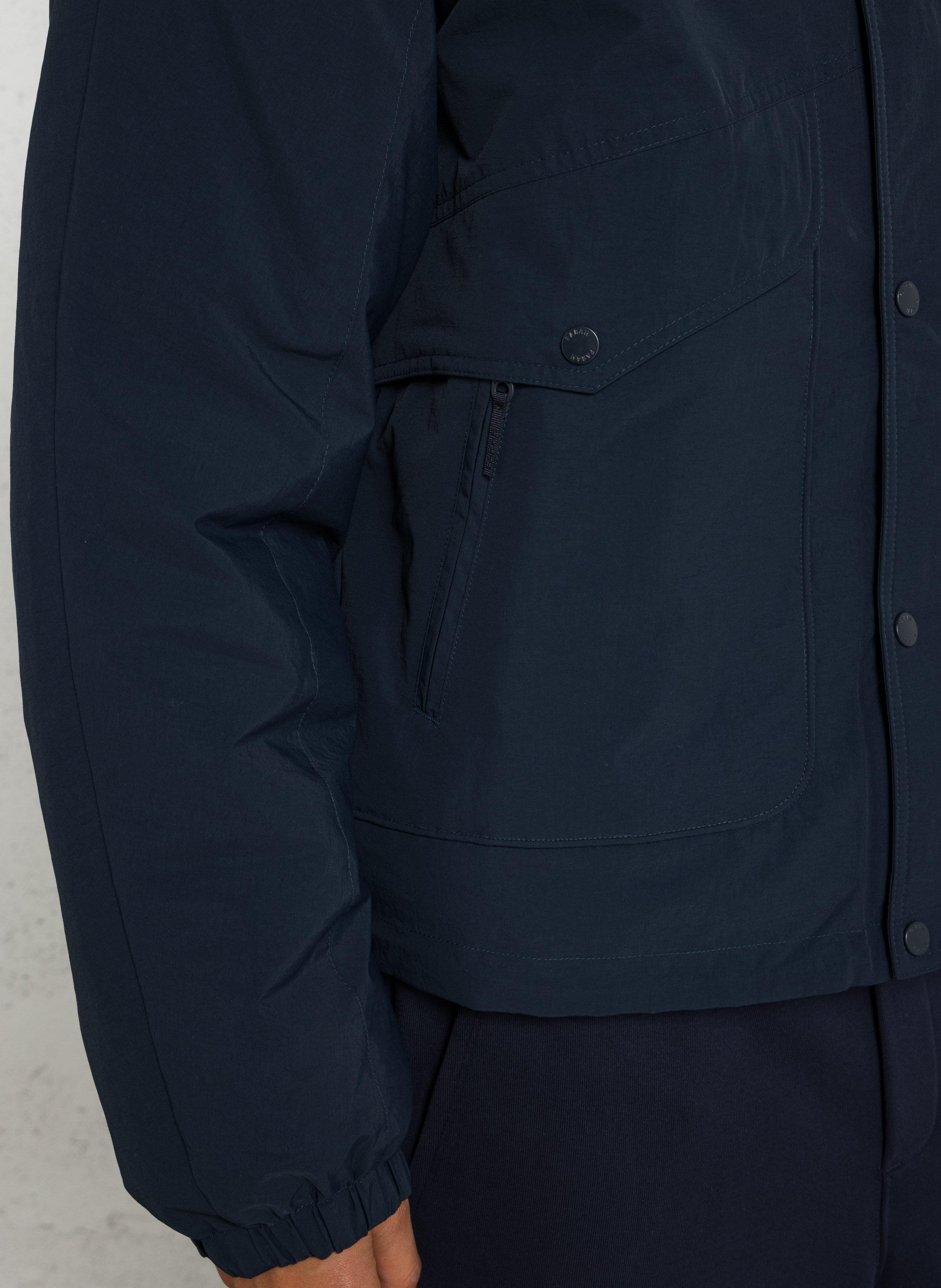Gerade geschnittene Jacke mit Stehkragen FARAH Blau