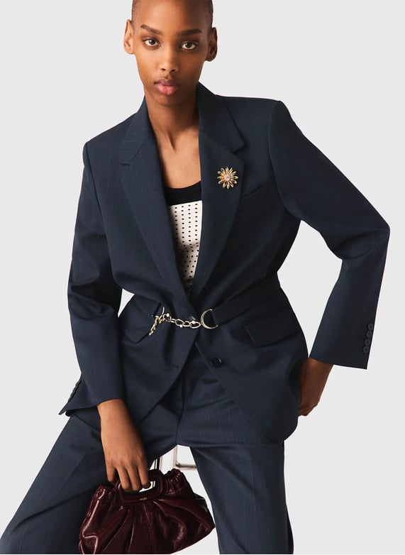 Handige magneet broche! Geen gaatjes in de kleding en multifunctioneel! , Je kunt hem ook gebruiken om een vest dicht te maken, een sjaal vast te zetten en tas op te flotsen etc…., €14,95 Handige magneet broche! Geen gaatjes in de kleding en multifunctioneel! , Je kunt hem ook gebruiken om een vest dicht te maken, een sjaal vast te zetten en tas op te flotsen etc…., €14,95