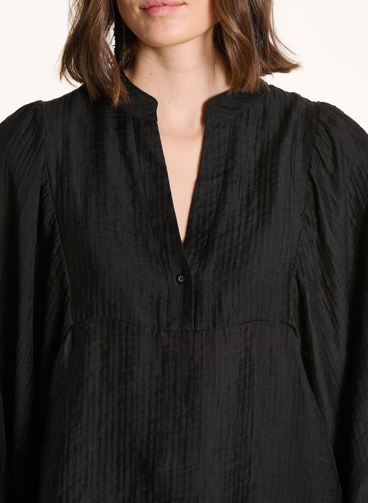 Weites Top mit Stehkragen LA FEE MARABOUTEE Schwarz