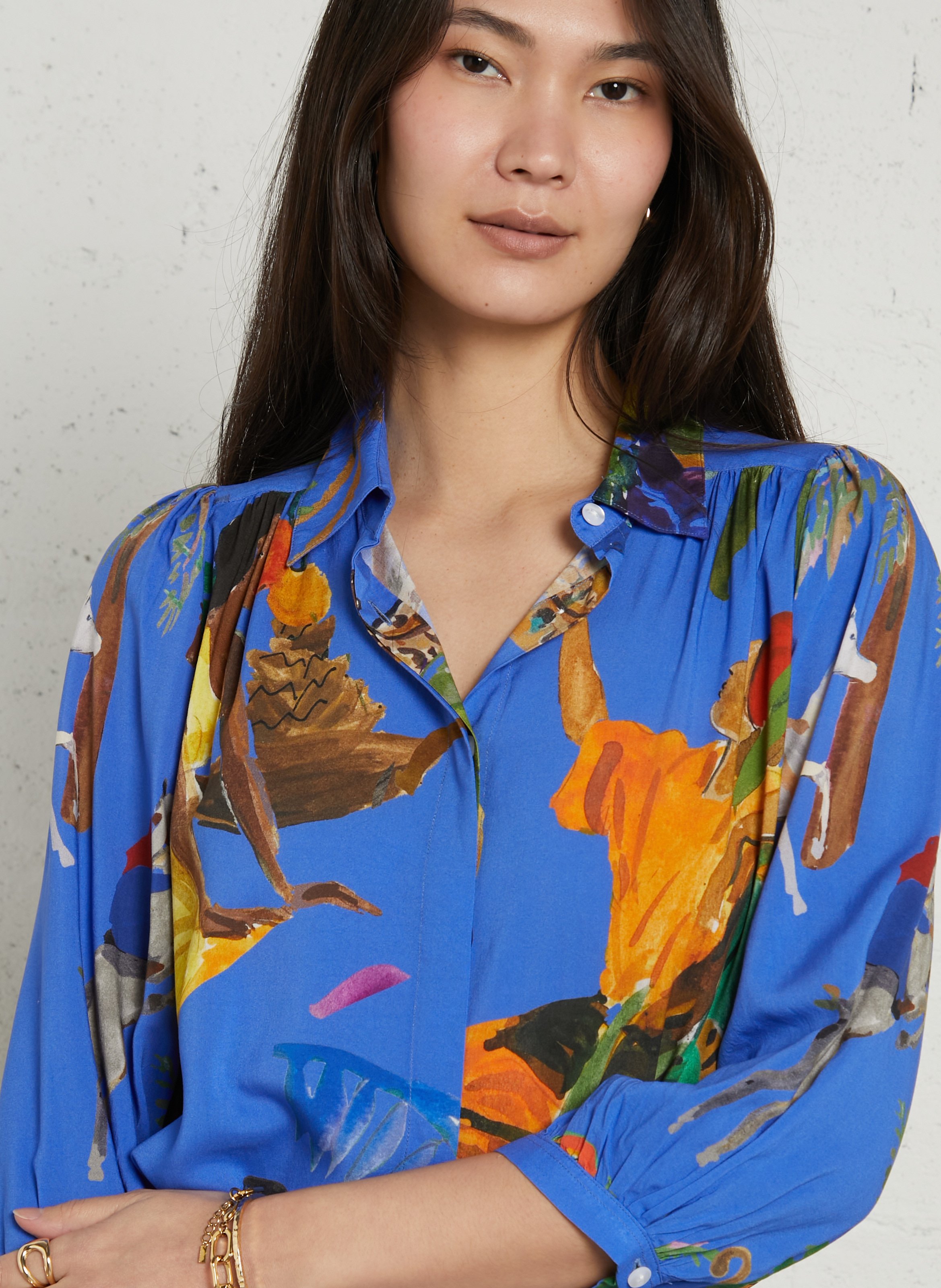 Ausgestelltes Hemd mit klassischem Kragen und Print. G.KERO Blau