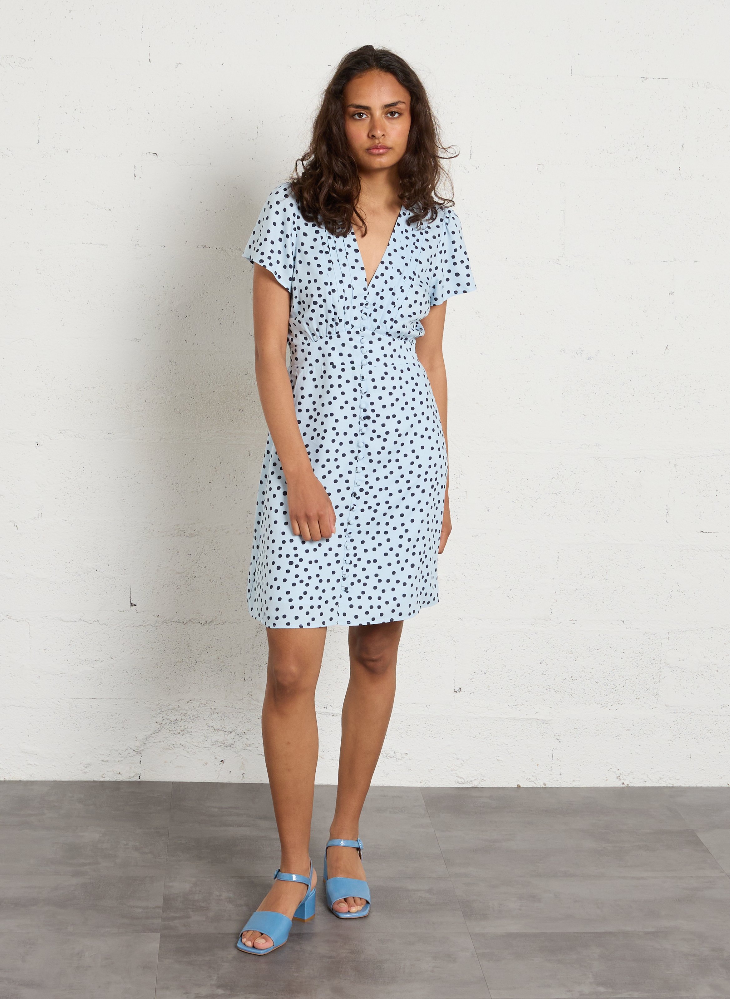 Sandalen aus Glanzleder mit Absatz MELLOW YELLOW Blau