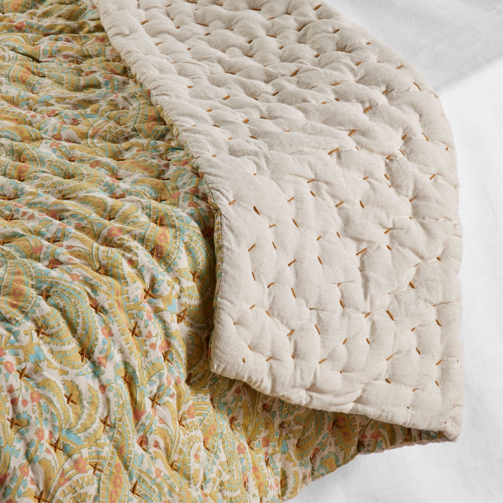 CARLINA - Quilted linen bedspread MADURA Yellow