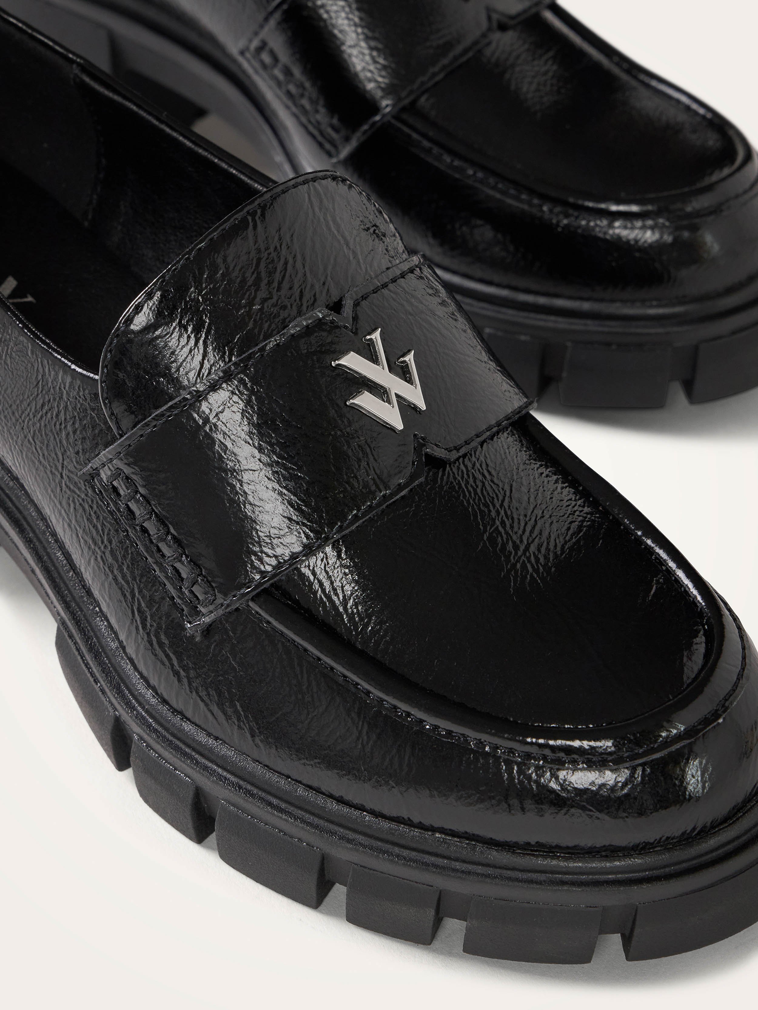 Moccasins with serrated heel VANESSA WU Black