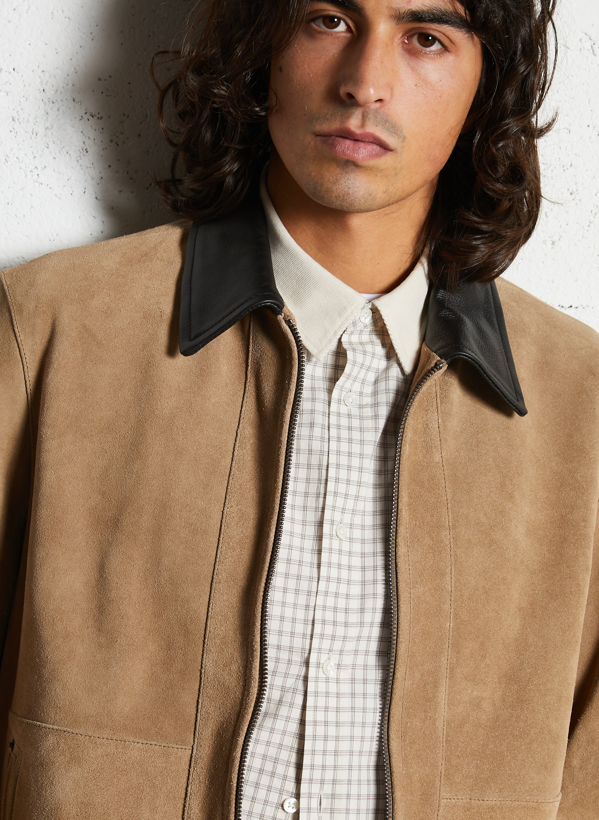 Klassische Wildlederjacke mit Stehkragen Beige