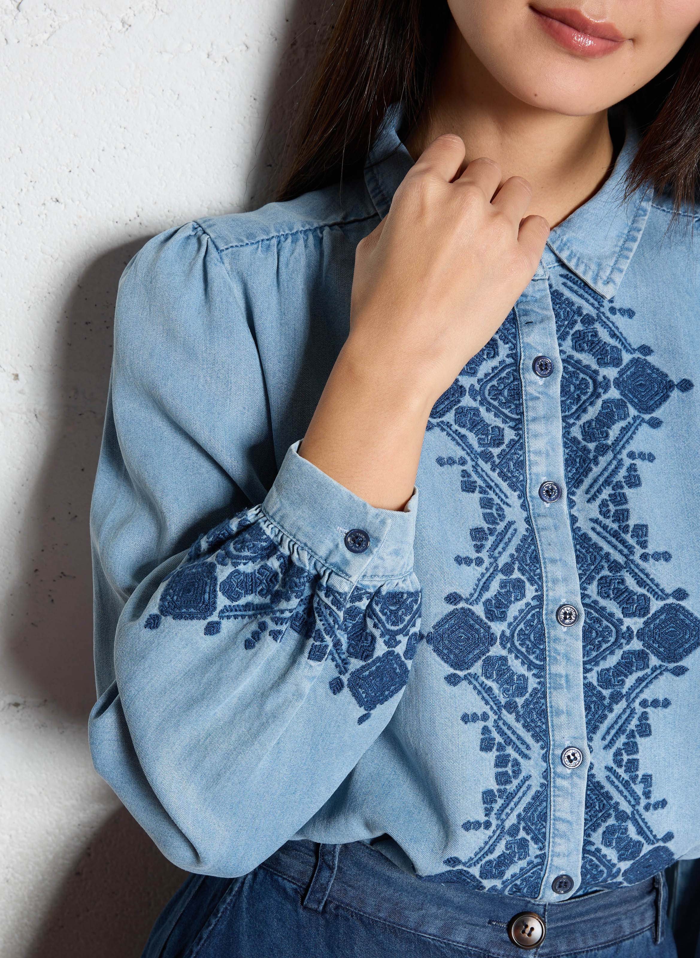 Chemise brodée ample col classique  LA PETITE ETOILE Jean Stone