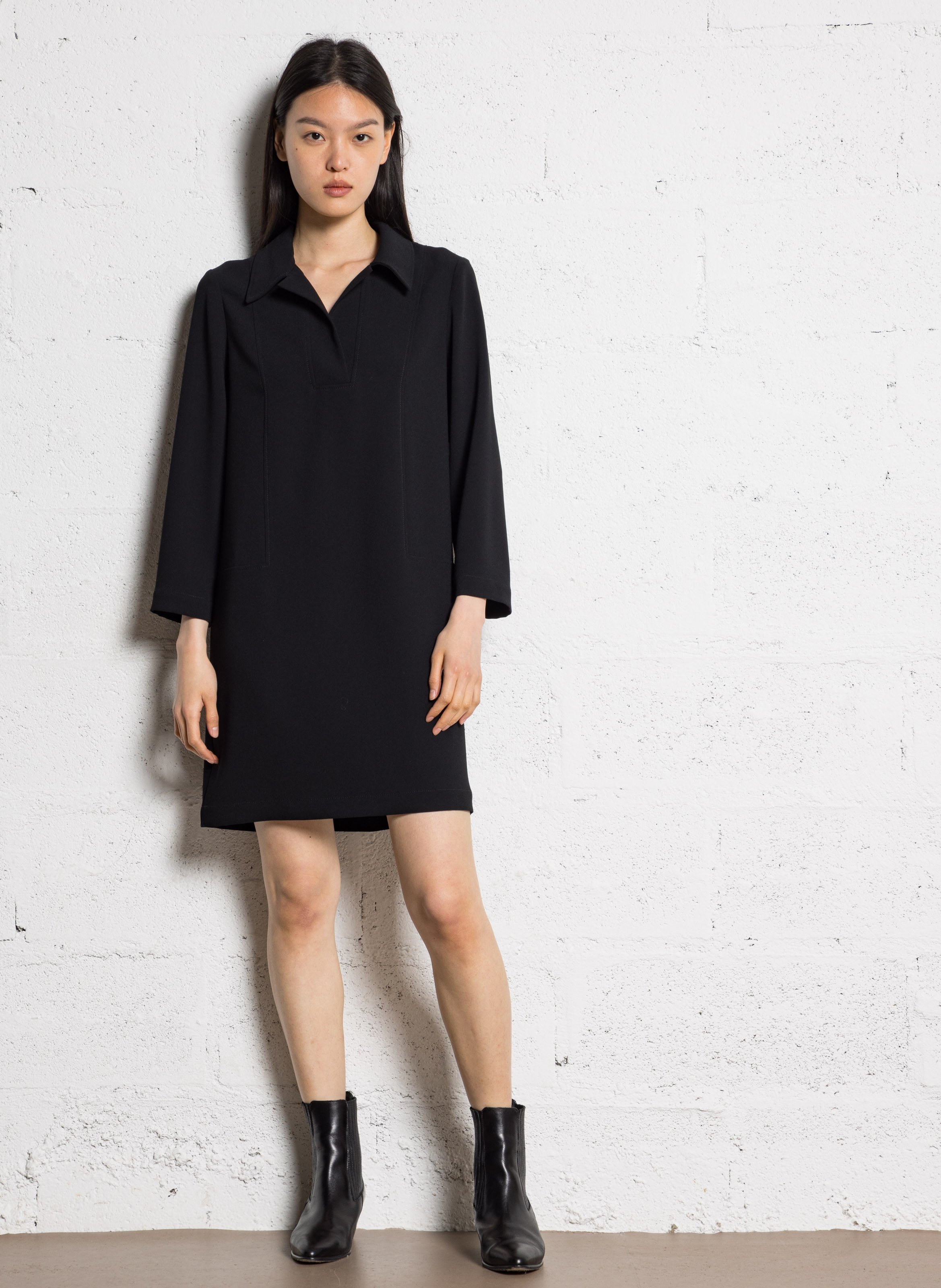 Robe courte  col v  I CODE Noir