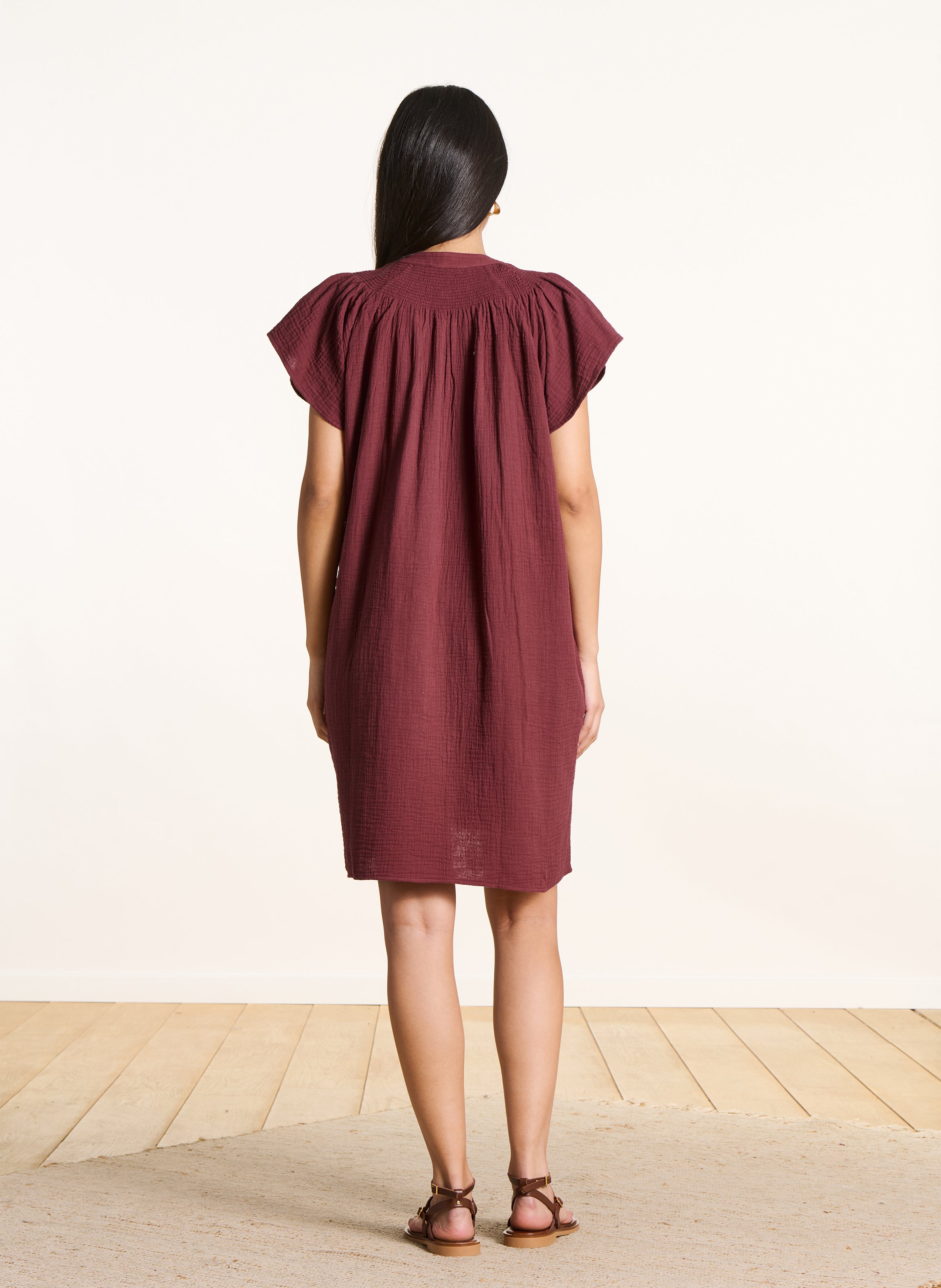 Korte rechte jurk van biologisch katoen LA FEE MARABOUTEE Bruin