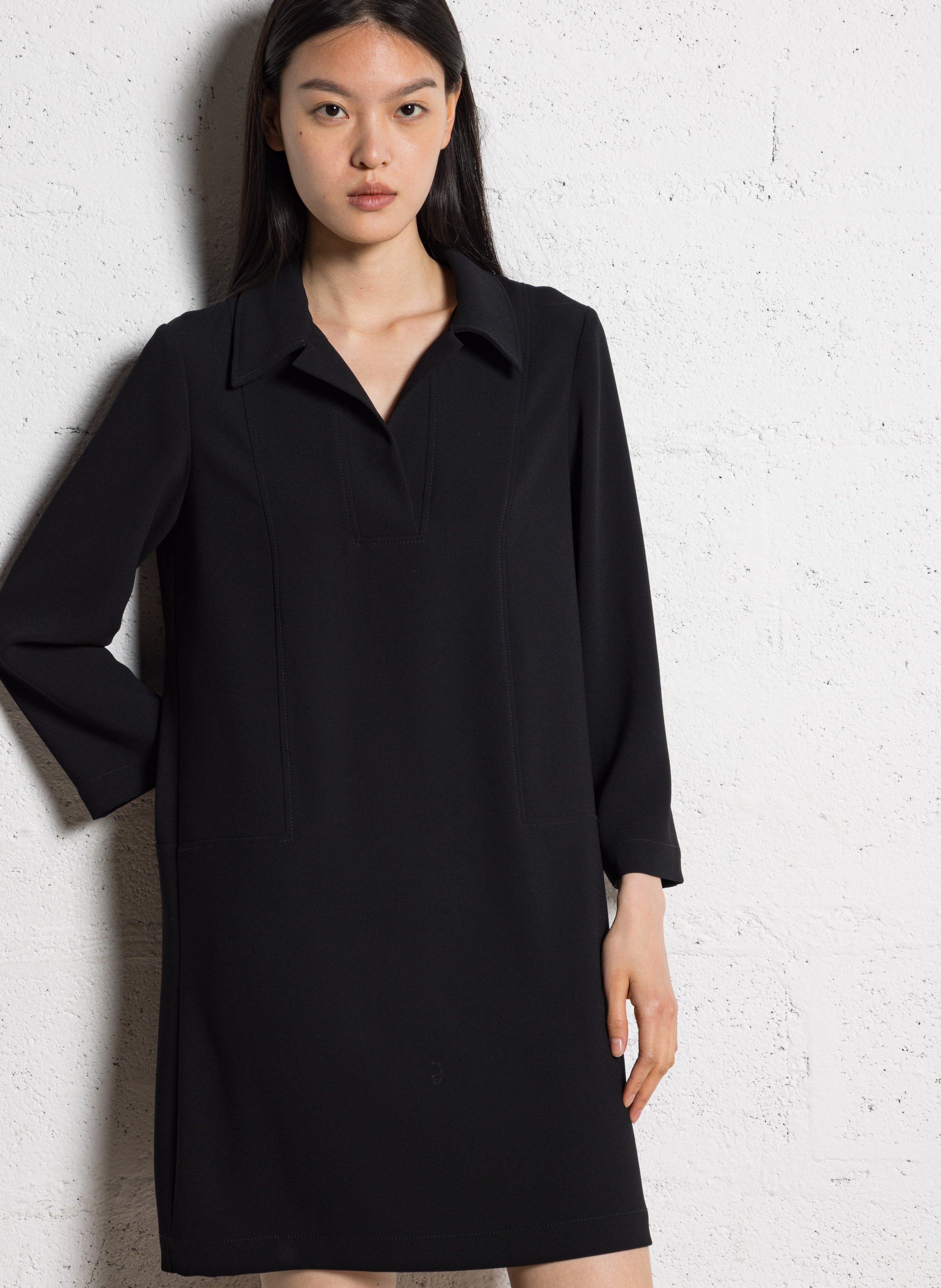 Robe courte  col v  I CODE Noir