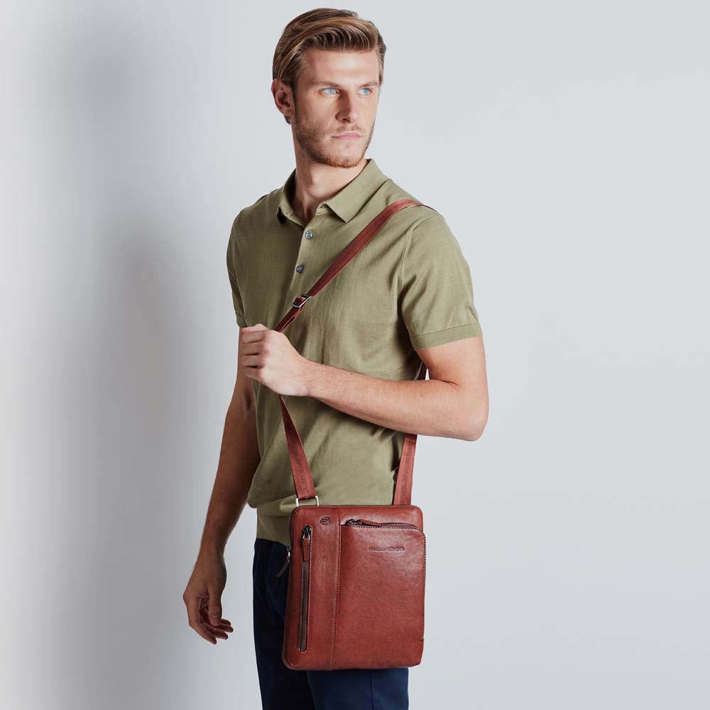 iPad shoulder bag PIQUADRO Brown
