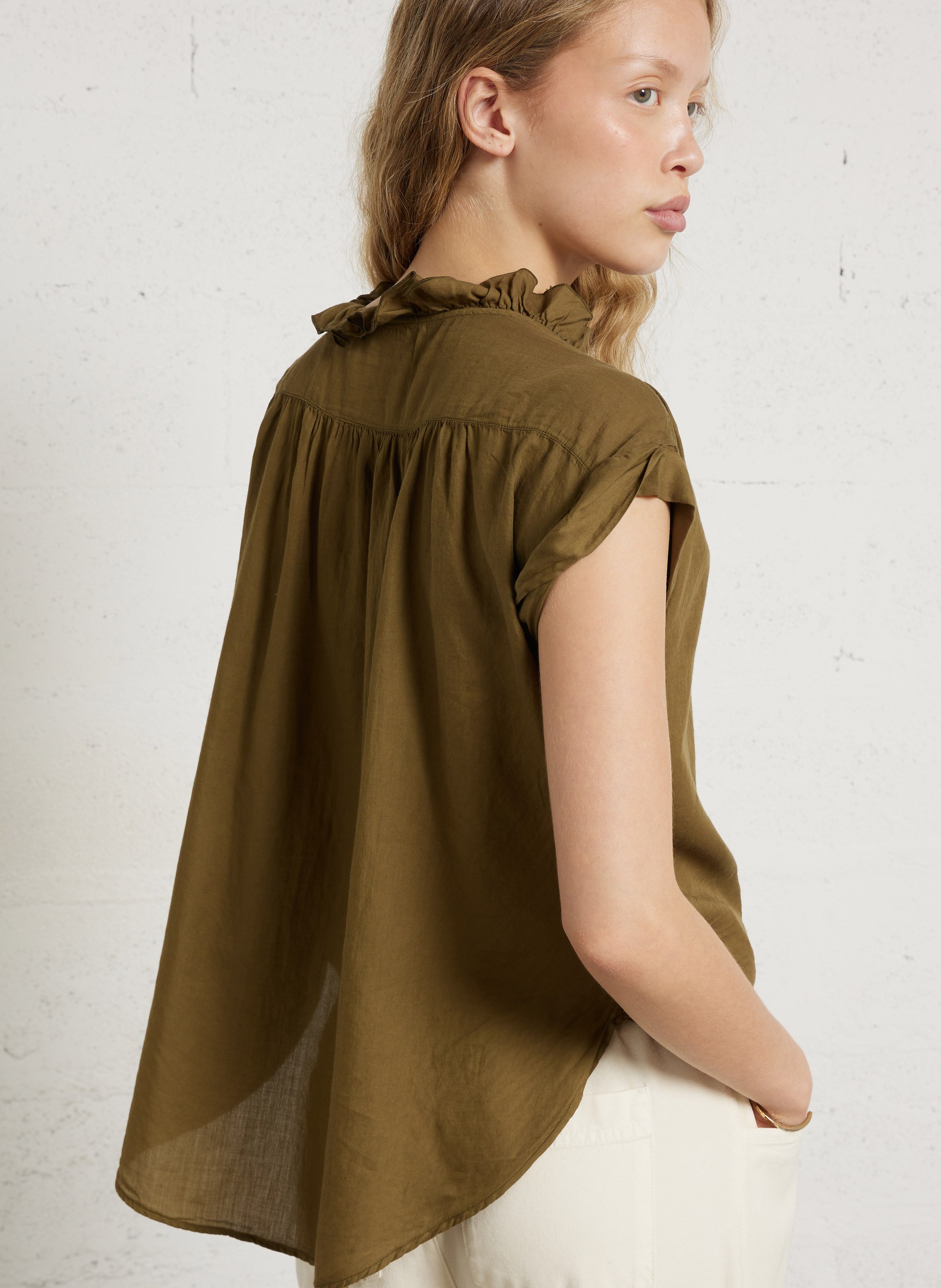 Top met korte mouwen en ruches BELLA JONES Kaki