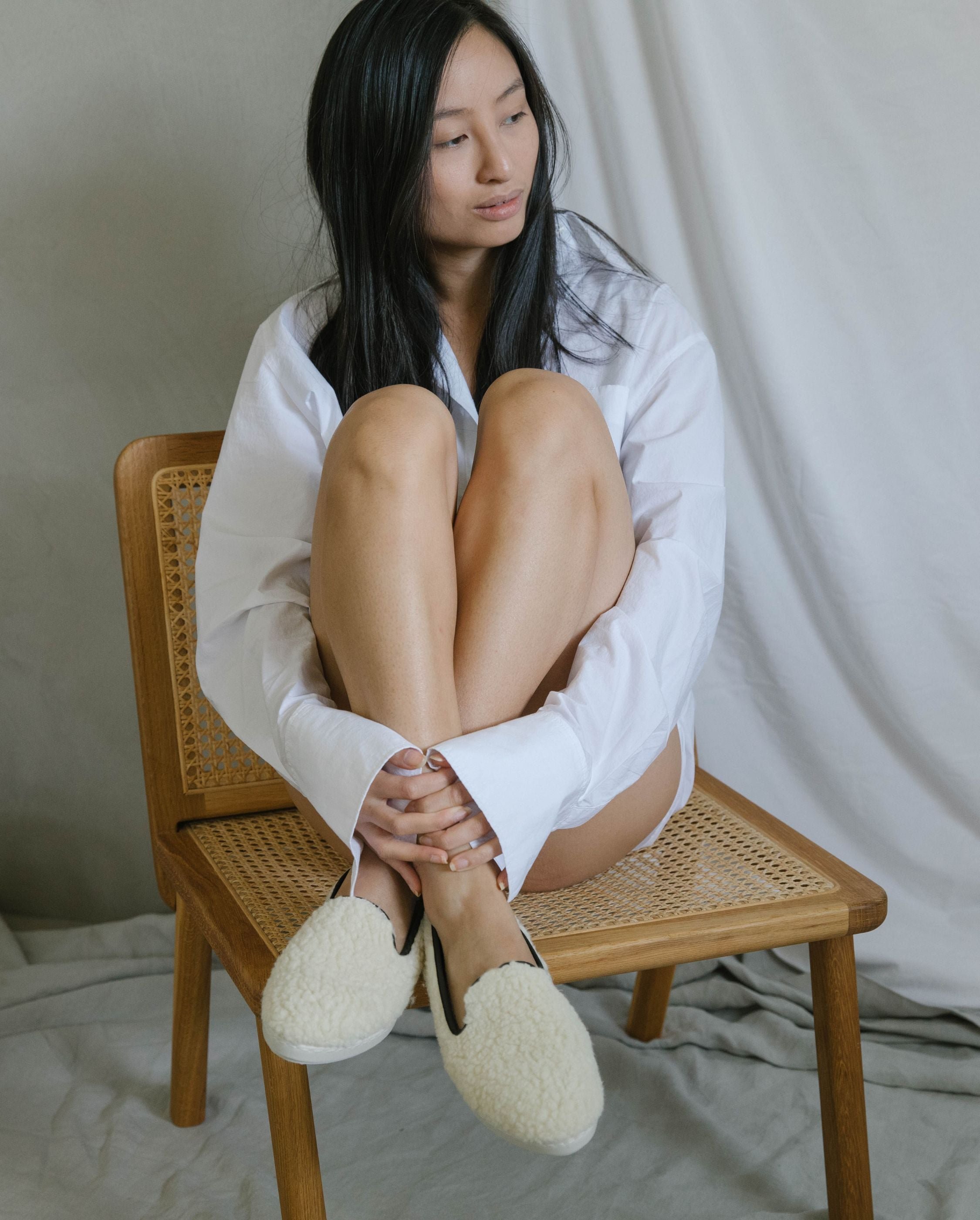 Women's wool bouclé slippers, white black ANGARDE White