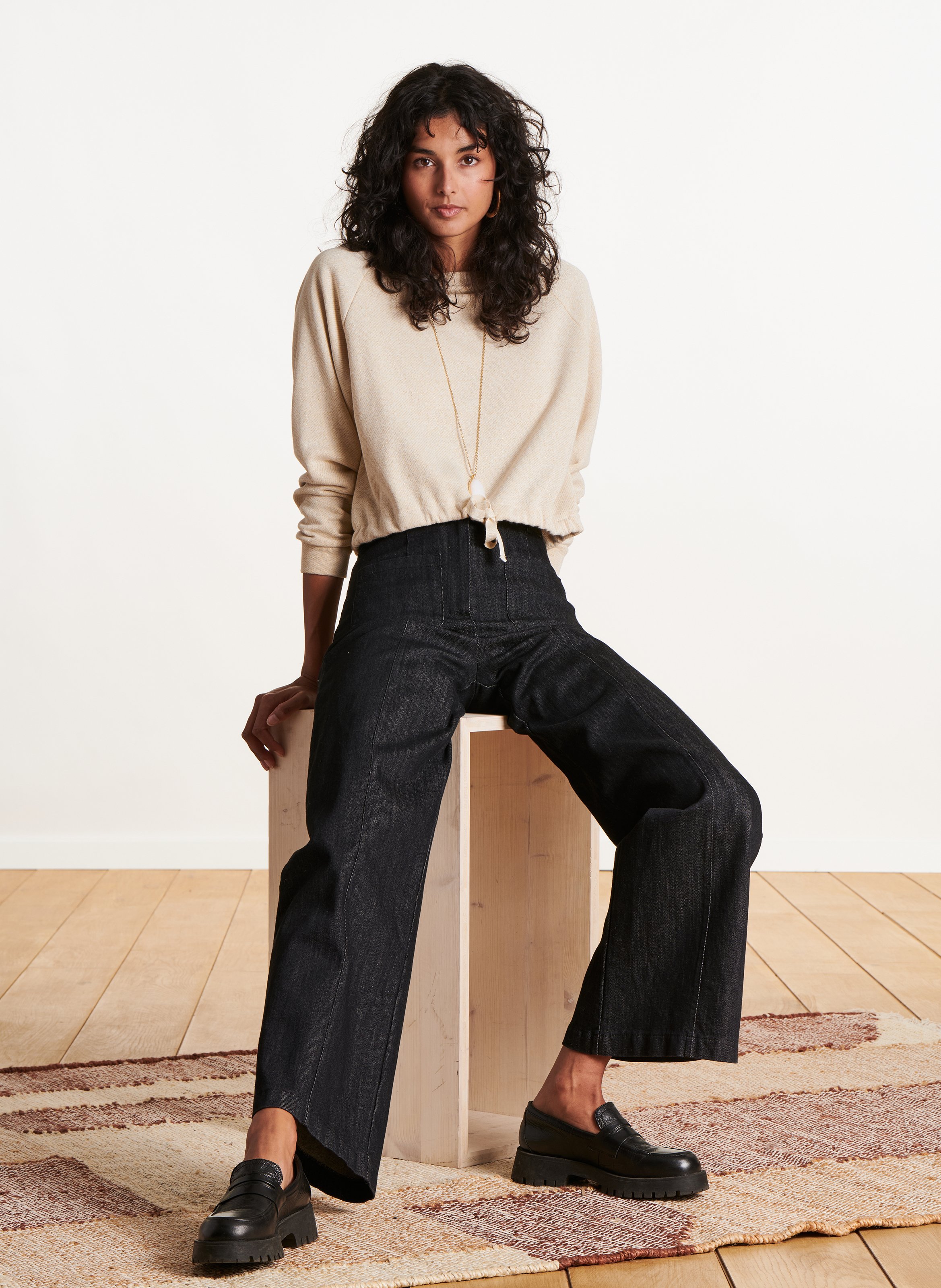 Kurzer weiter Baumwollmisch-Sweater LA FEE MARABOUTEE Weiss