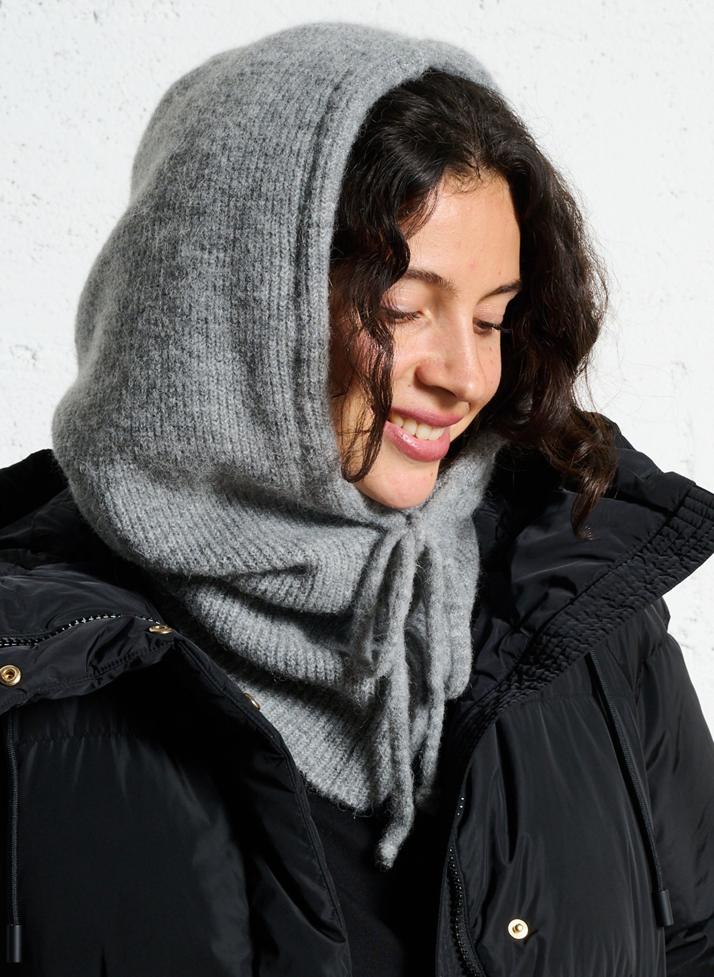 Bivakmuts - wolblend MAISON ANJE Zwart