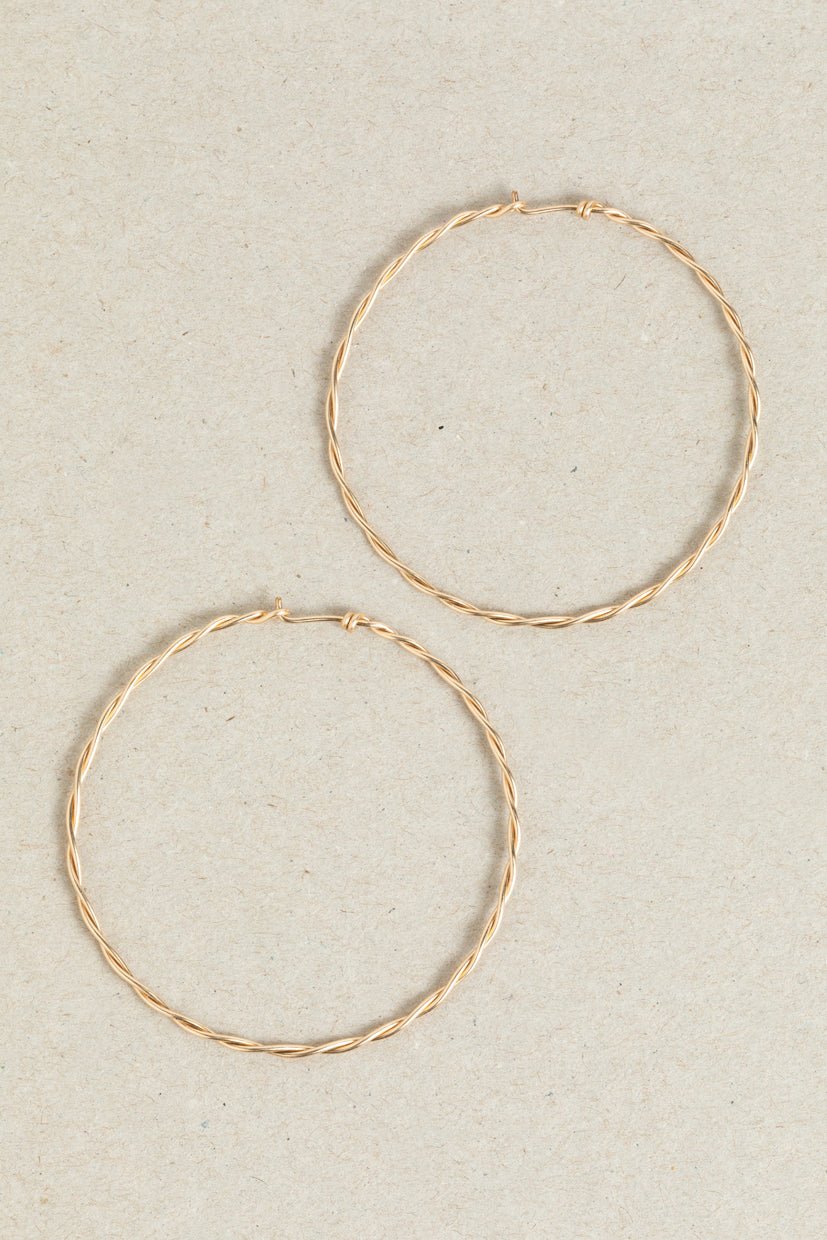 Large twisted hoops YAY Golden
