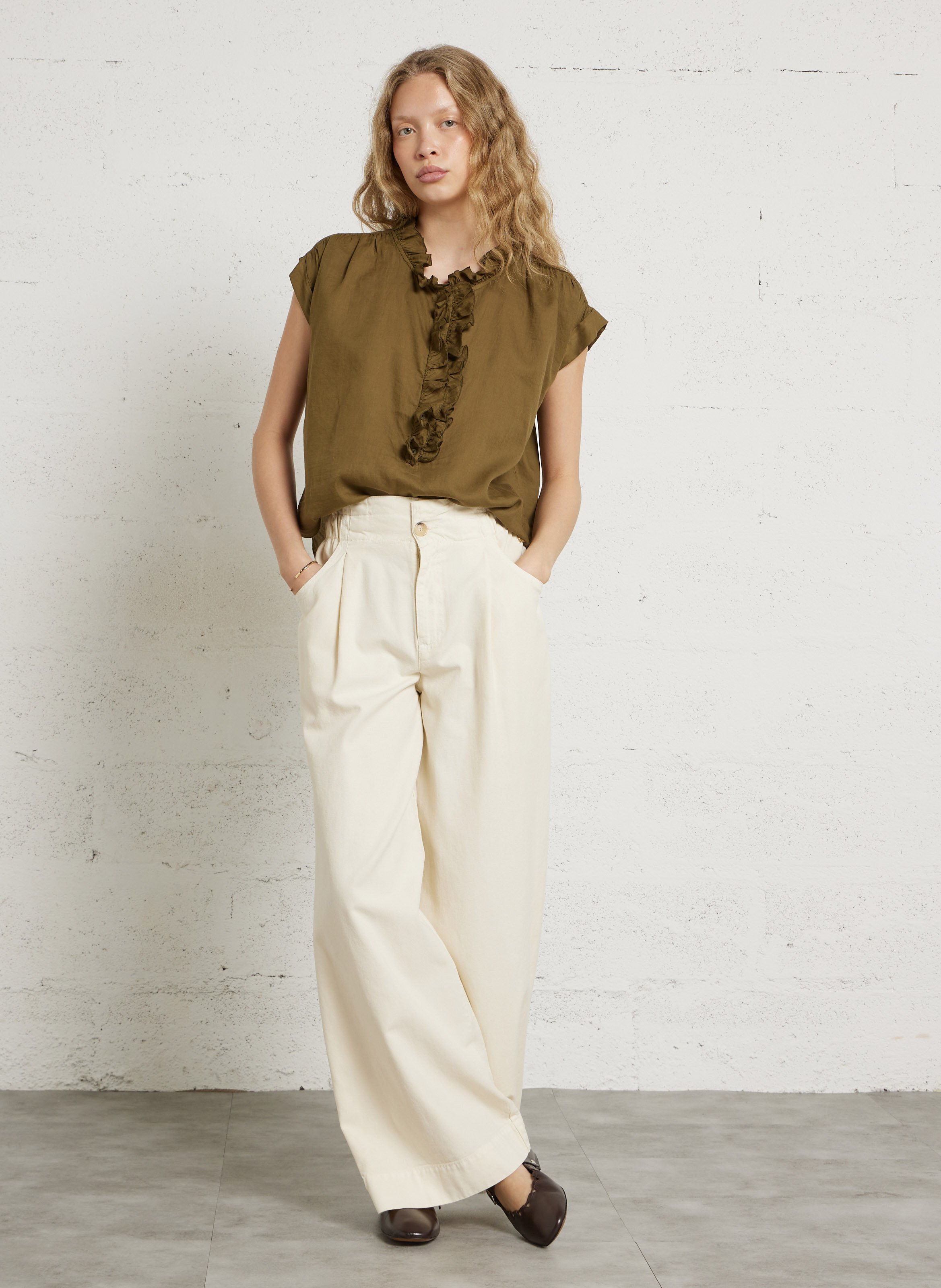 Top met korte mouwen en ruches BELLA JONES Kaki