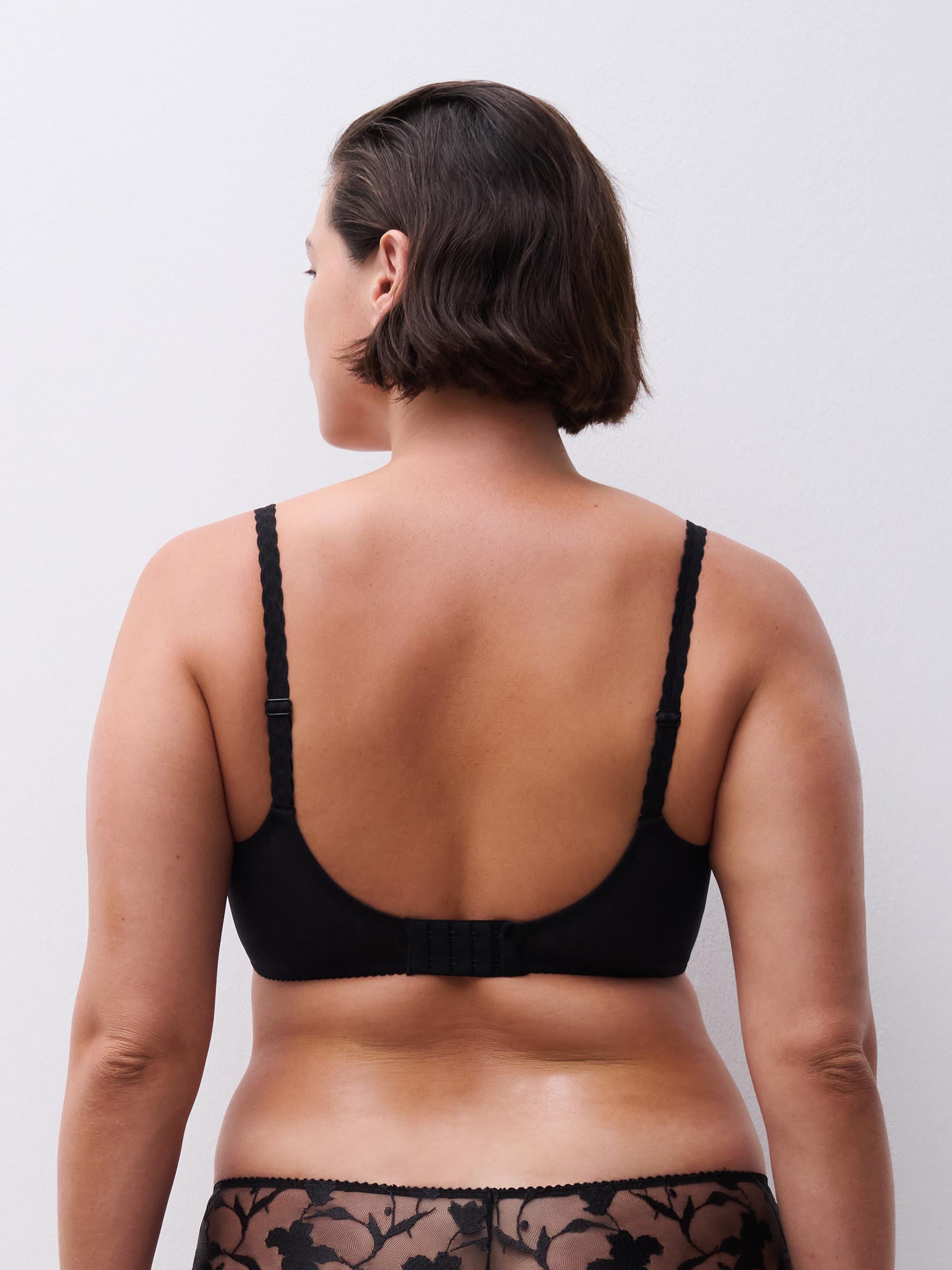 Non-wired bra with floral embroidery CHANTELLE Black