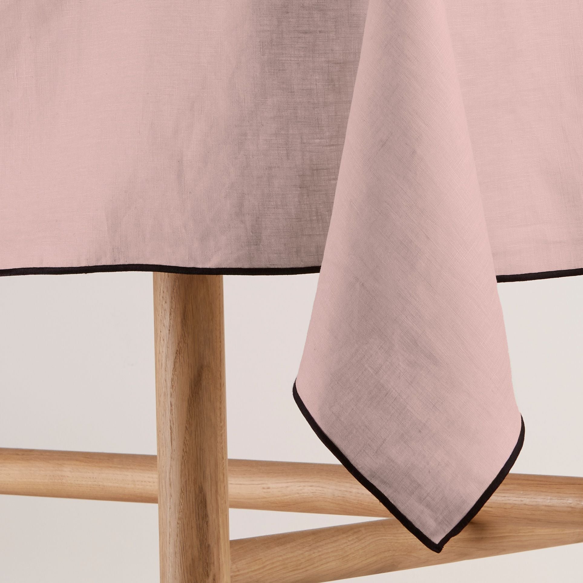 CARLINA - Rectangular linen tablecloth MADURA Pink