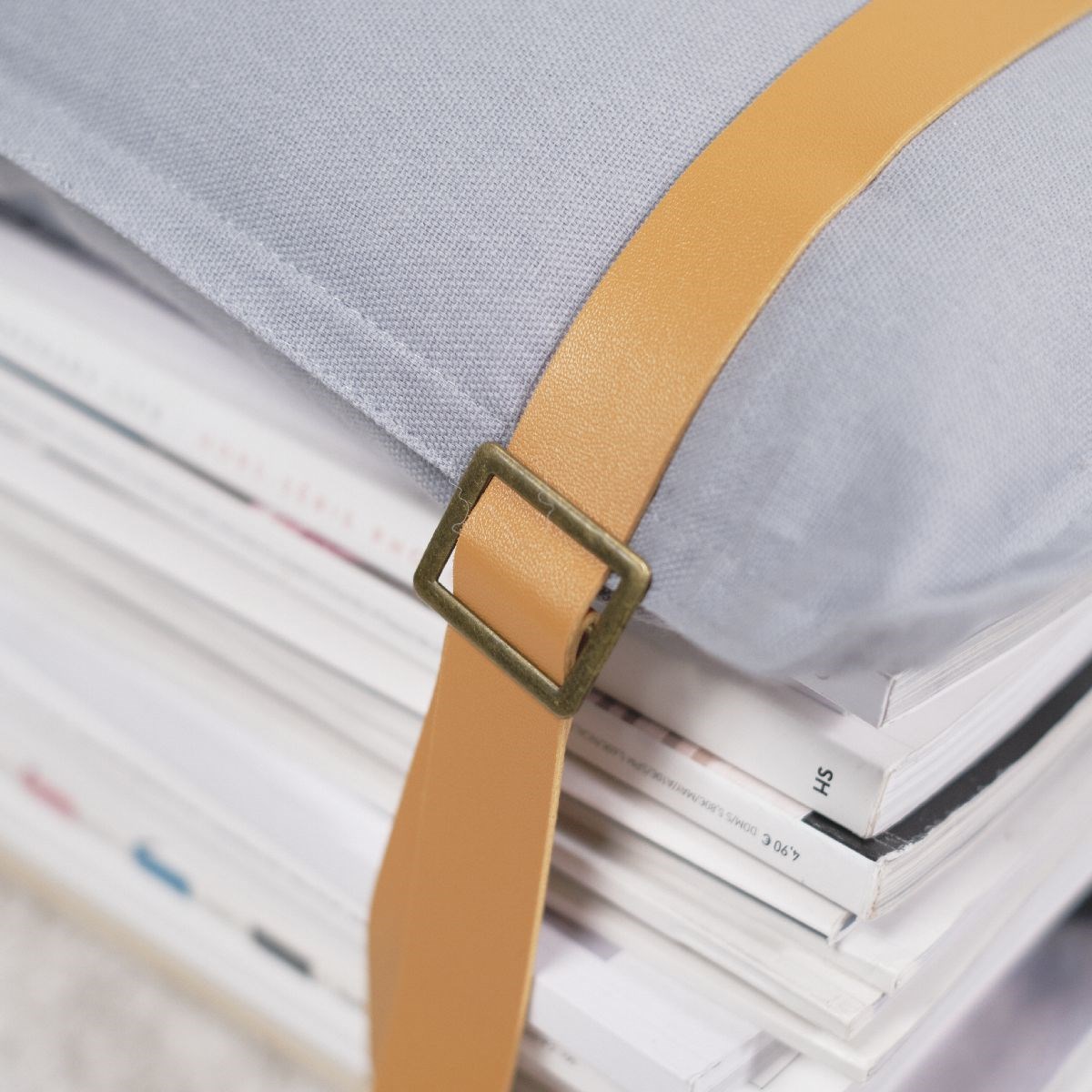 Magazine stool with plywood straps FACTORY Beige