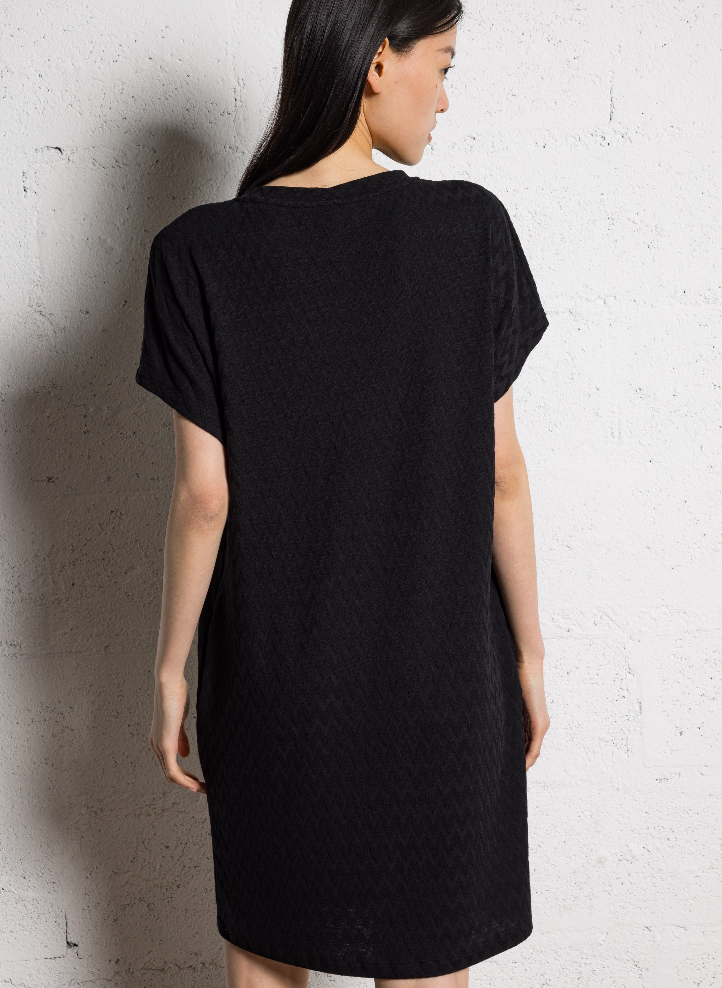 Round-neck midi dress I CODE Black