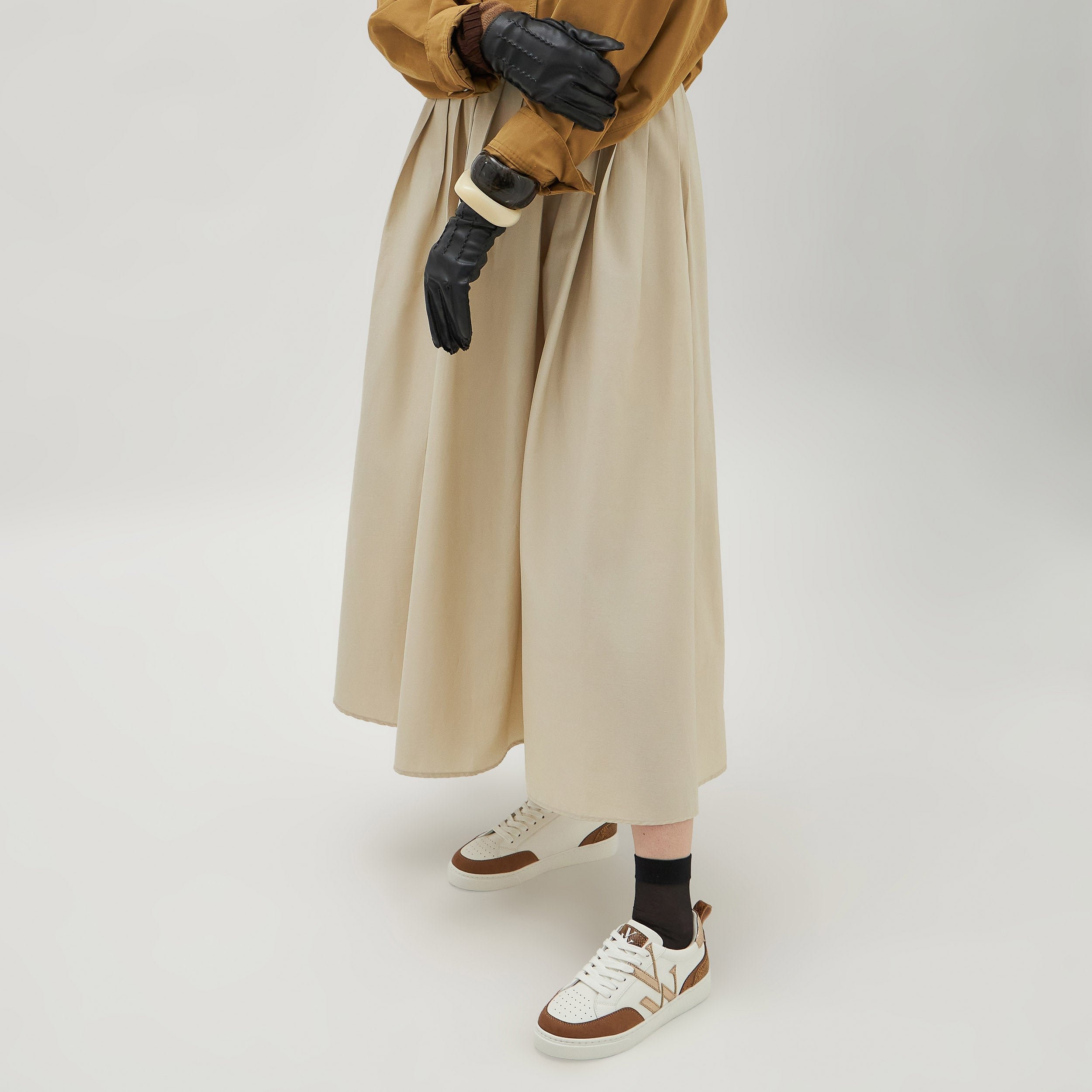 Contrasting leather-effect low-top sneakers VANESSA WU Brown