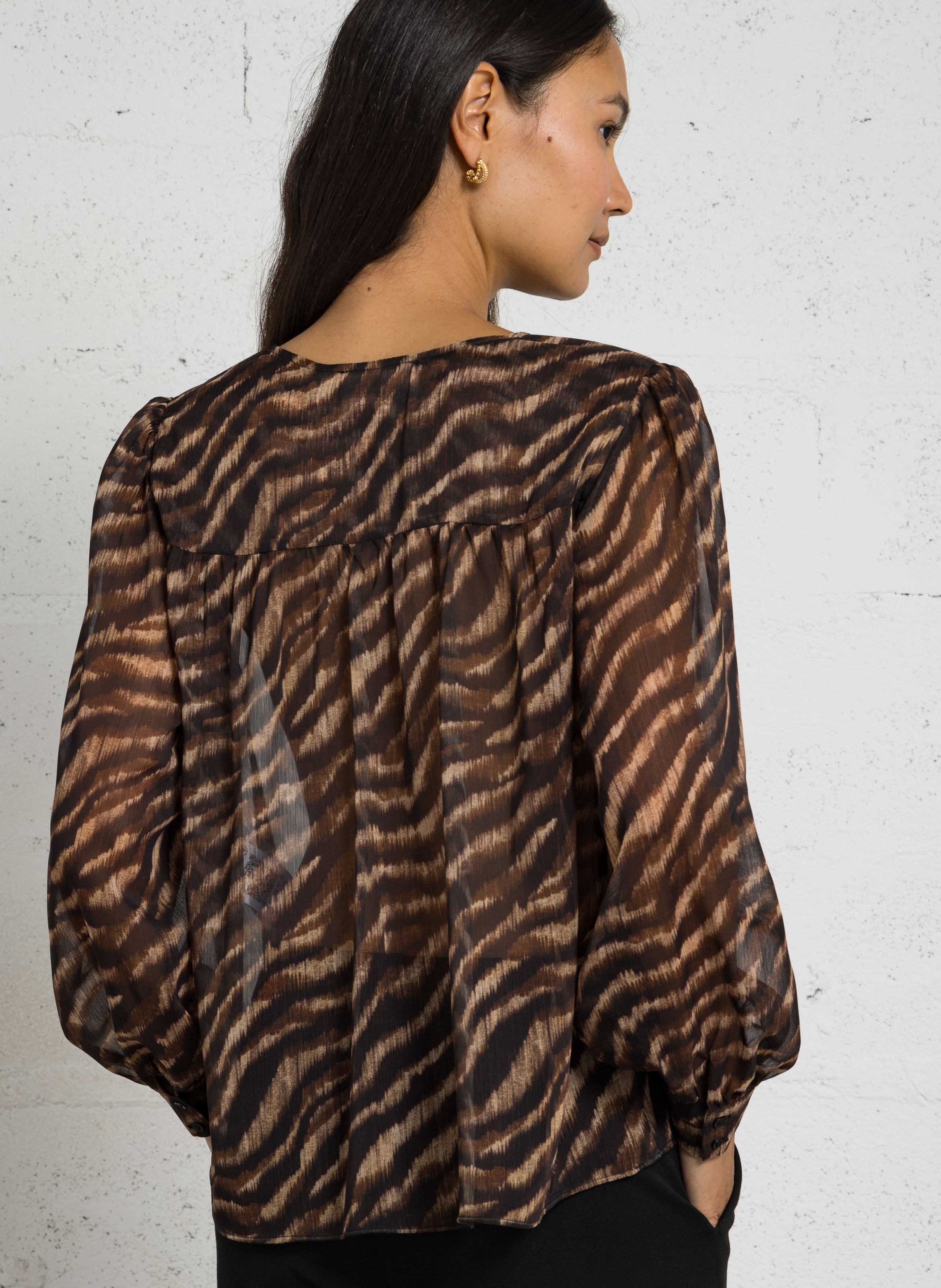 Gerade geschnittene Bluse mit V-Ausschnitt und Print SUD EXPRESS Braun