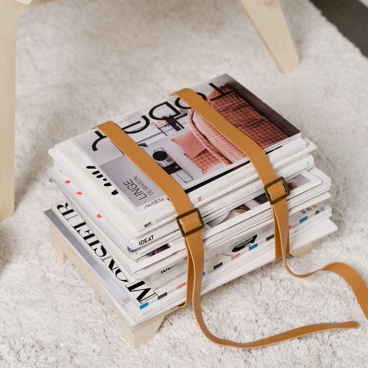 Magazine stool with plywood straps FACTORY Beige