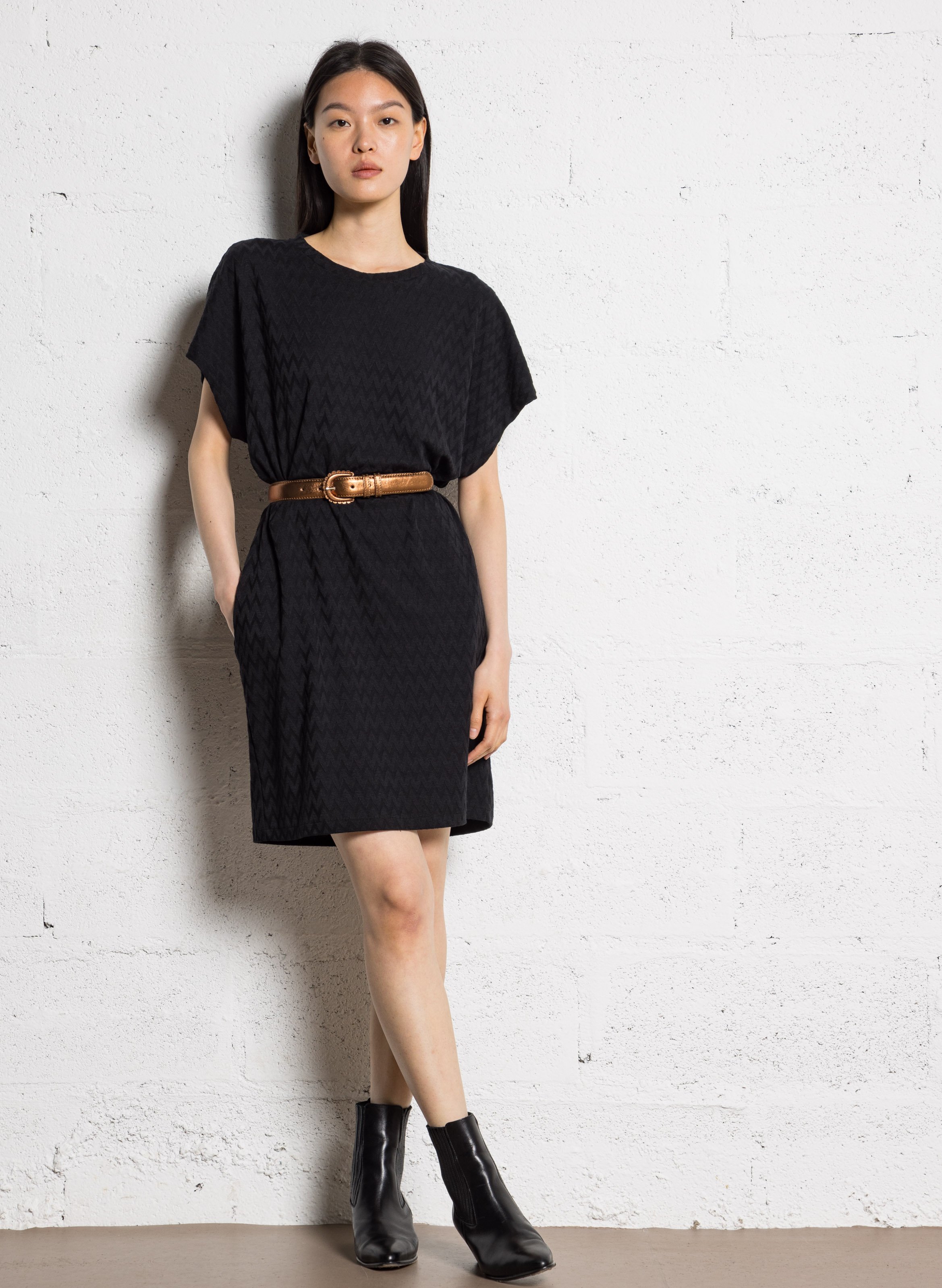 Round-neck midi dress I CODE Black