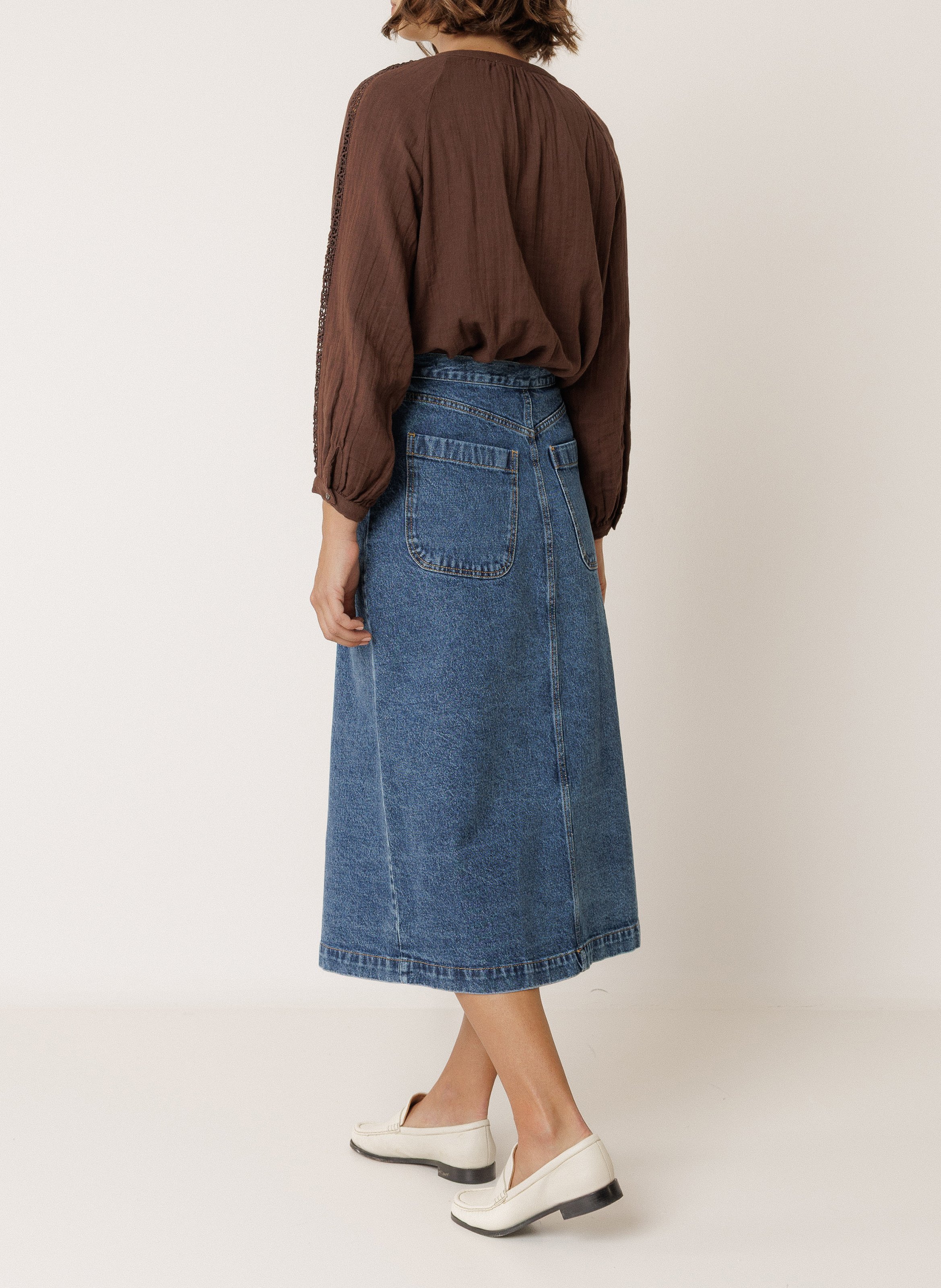 Midi-Rock mit gekreuzter Taille aus Denim INDI & COLD Blau