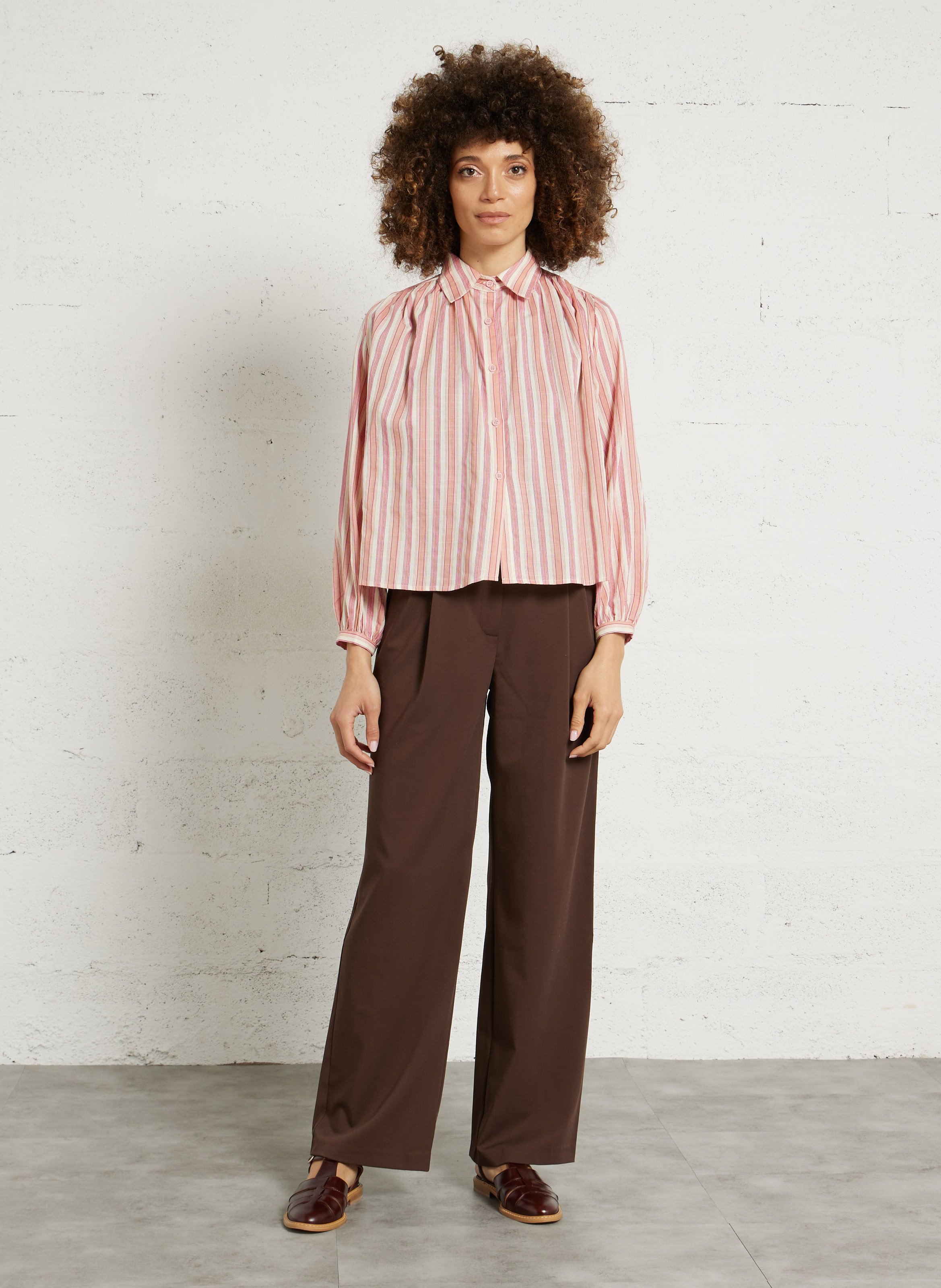 Wijdvallende gestreepte blouse met klassieke kraag van gemengd katoen SEE U SOON Rood