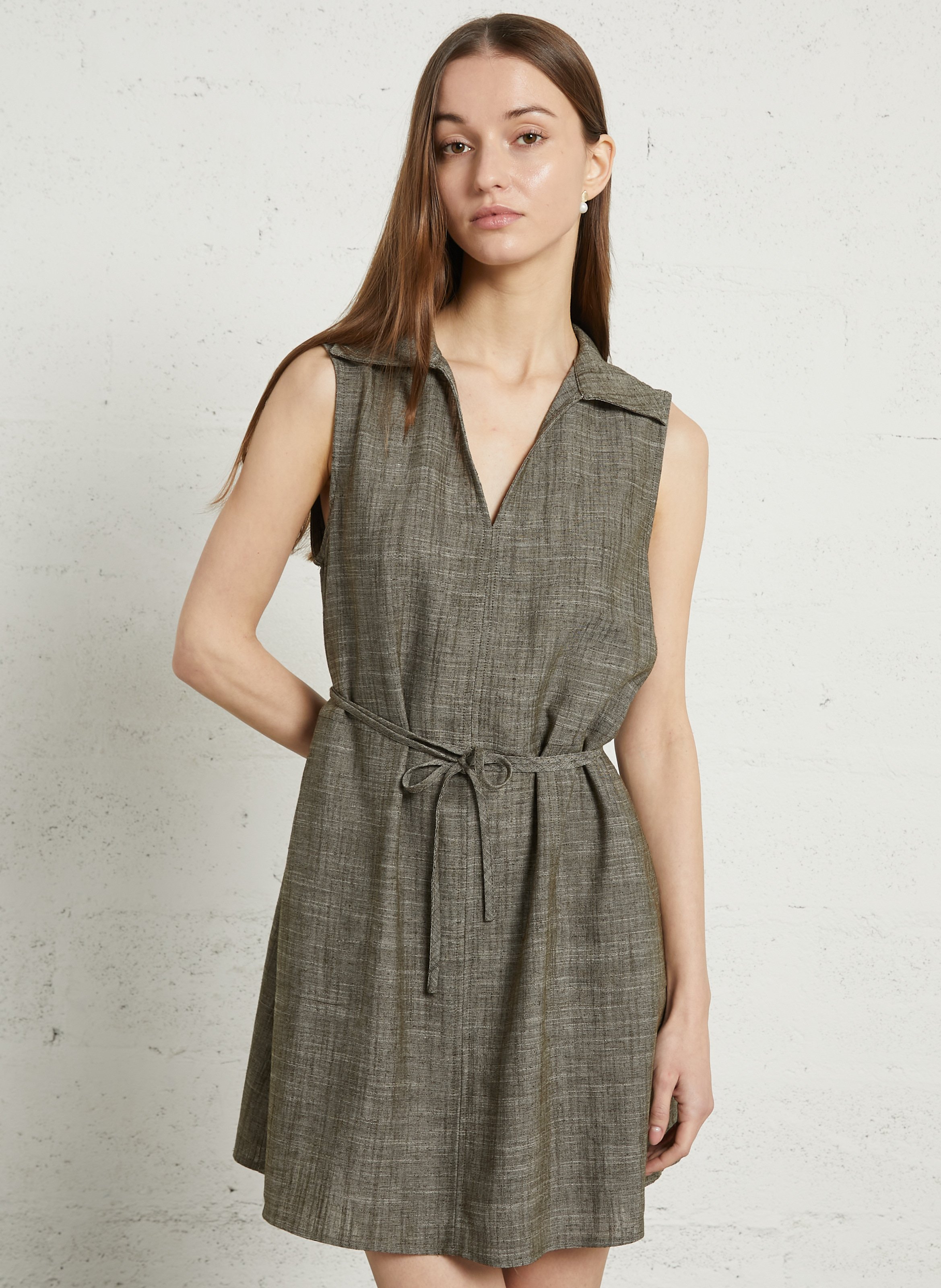 Robe courte col V évasée unie THE KORNER Kaki