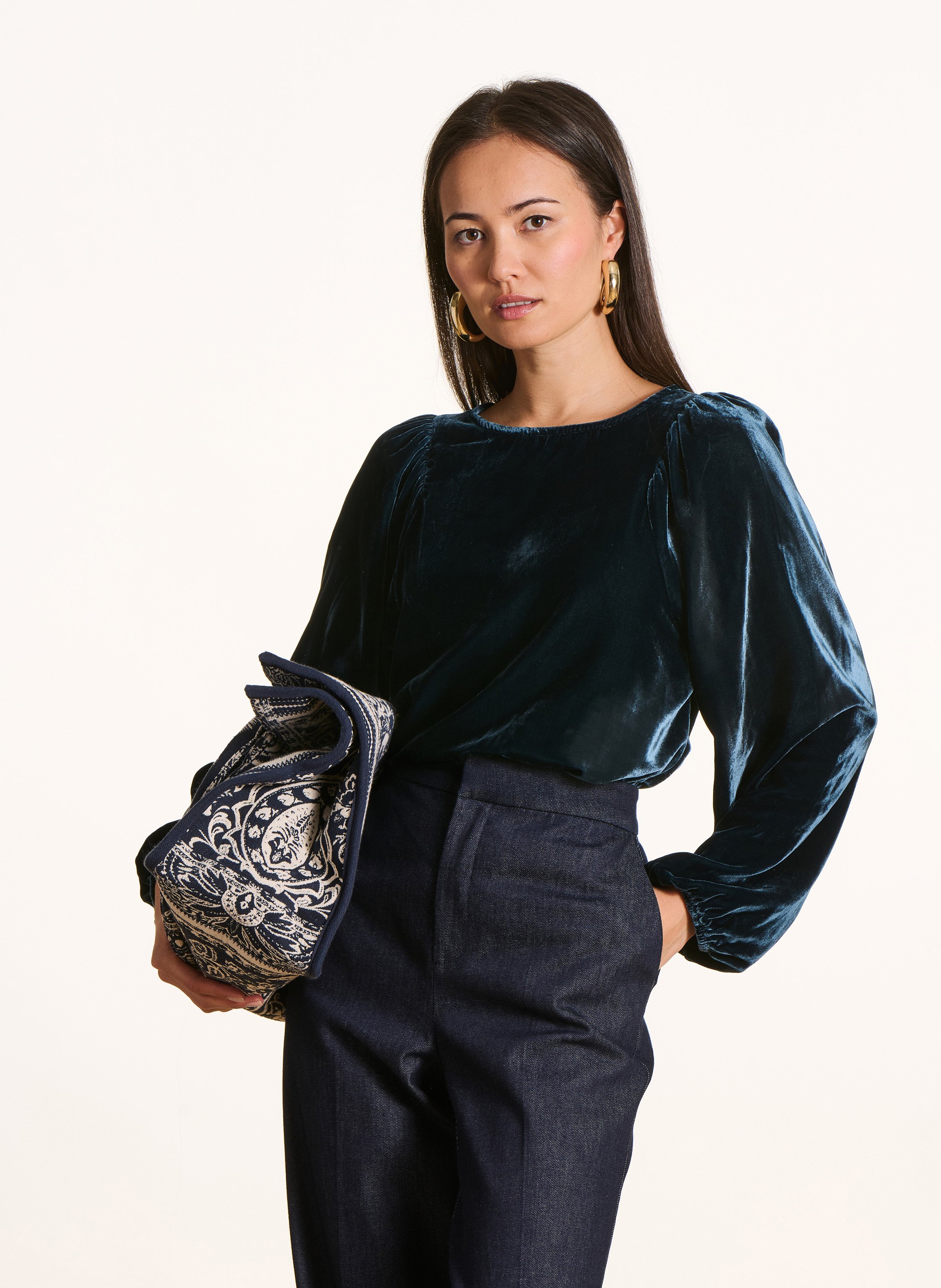 Oversized velvet round neck top LA FEE MARABOUTEE Blue