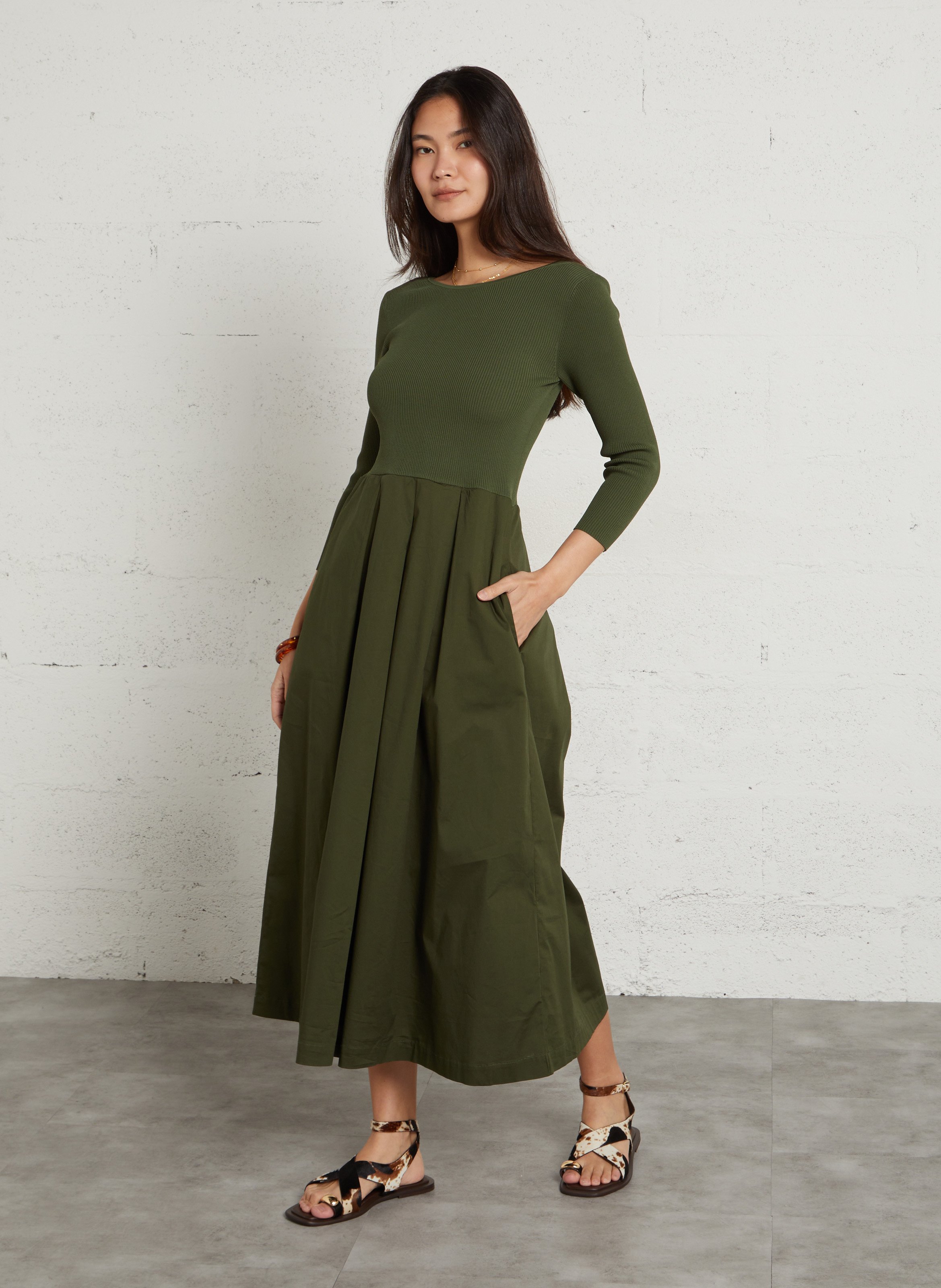 Wijdvallende jurk met 3/4 mouwen in effen kleur MAISON 123 Kaki