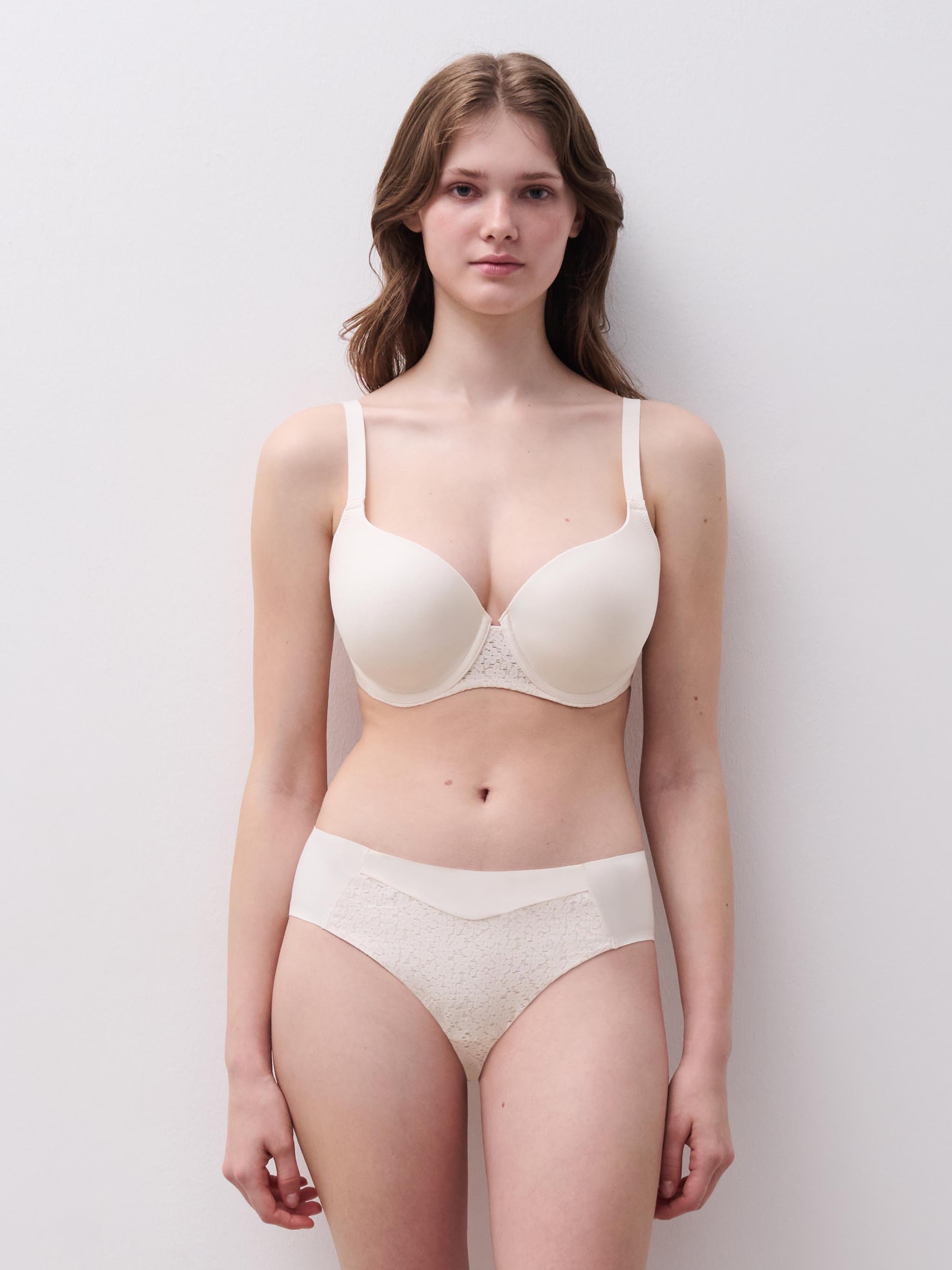 Full-cup bra CHANTELLE Beige