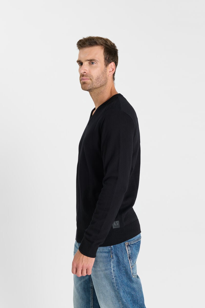 V-neck sweater LE TEMPS DES CERISES Black