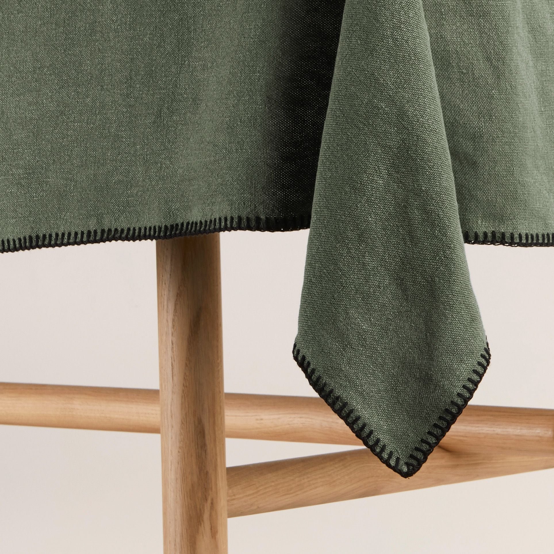 NINO - Rectangular linen tablecloth MADURA Green