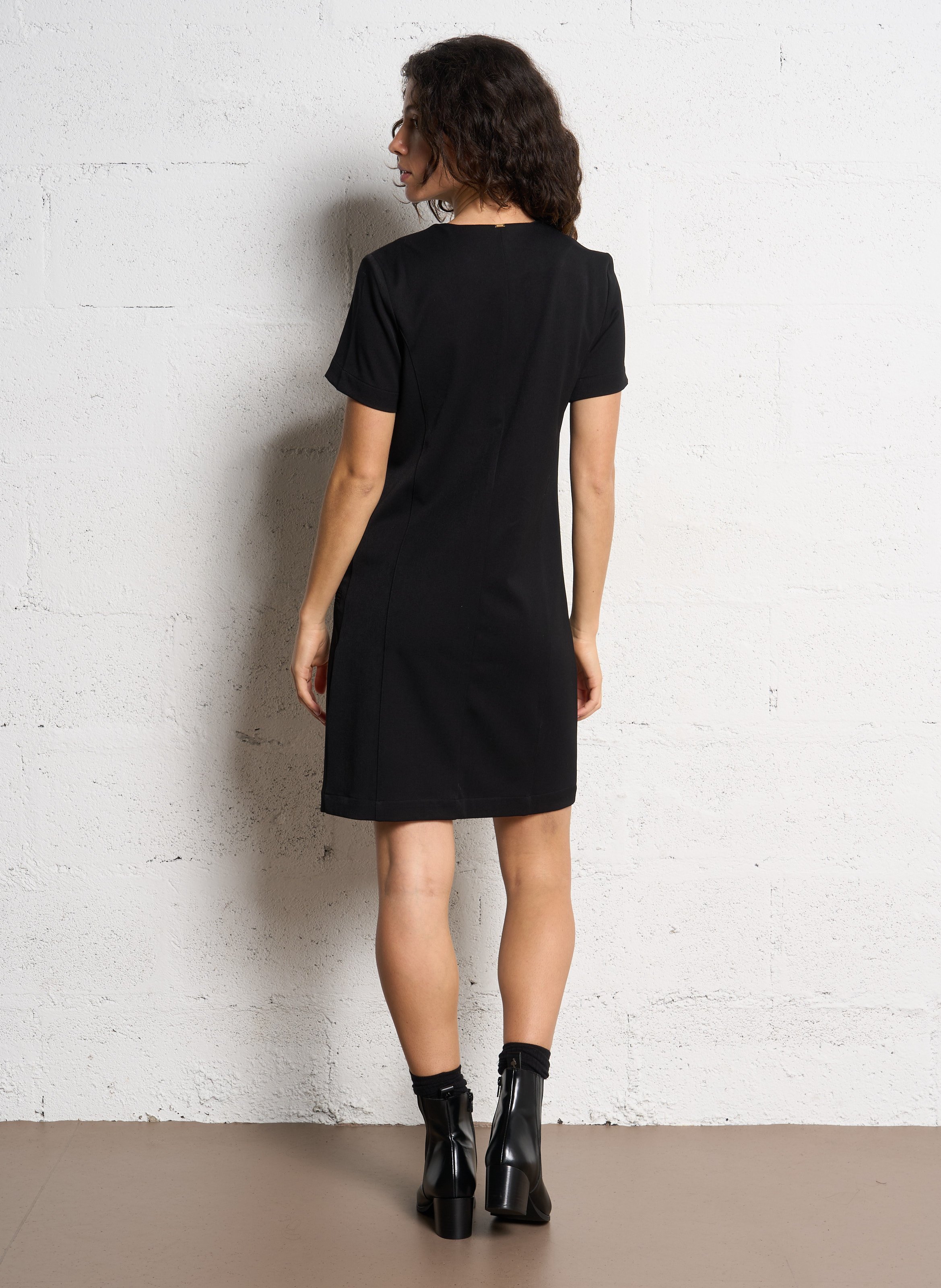 Robe courte col rond IKKS Black