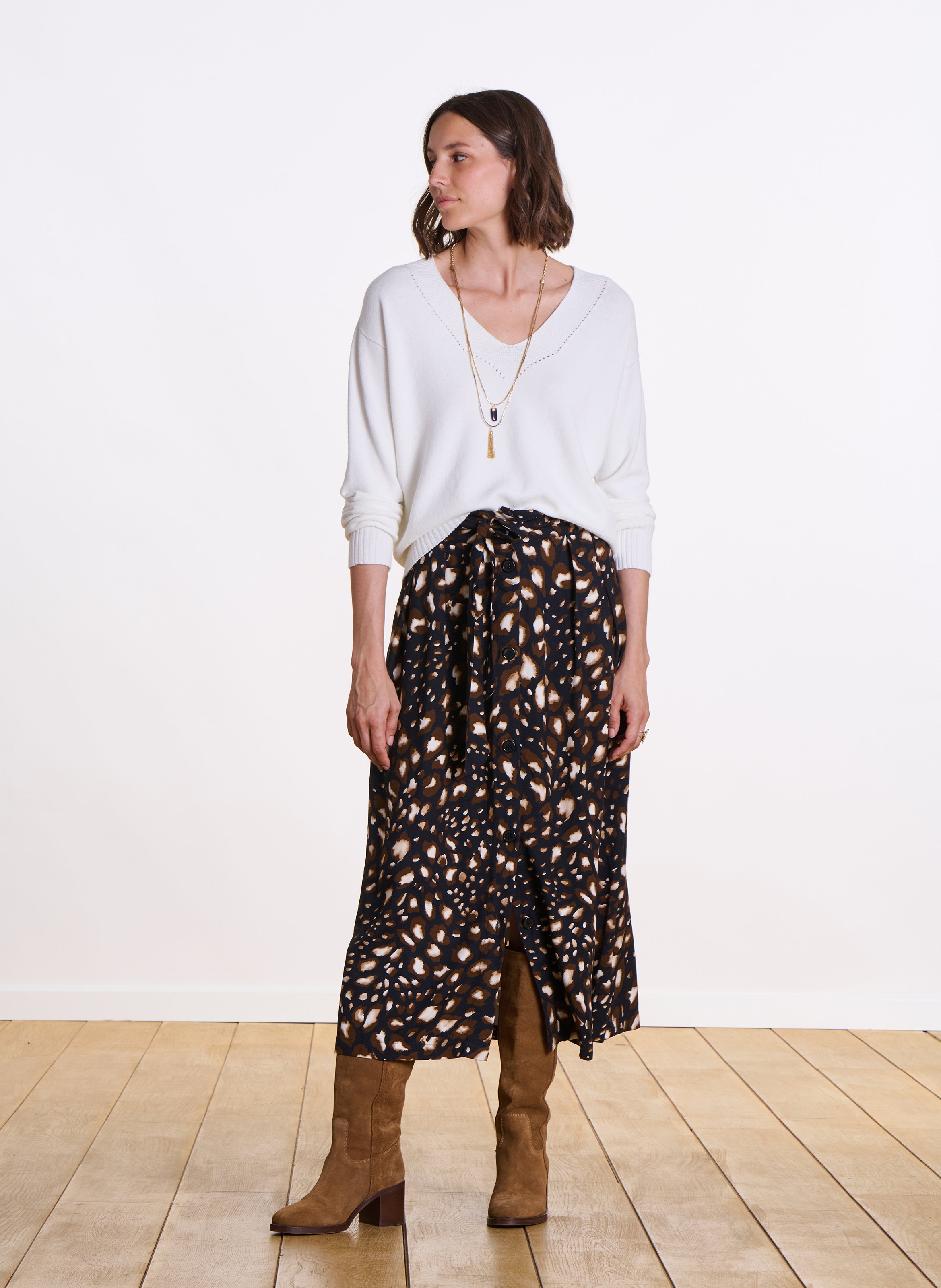 Loose-fit mixed-knit V-neck sweater White